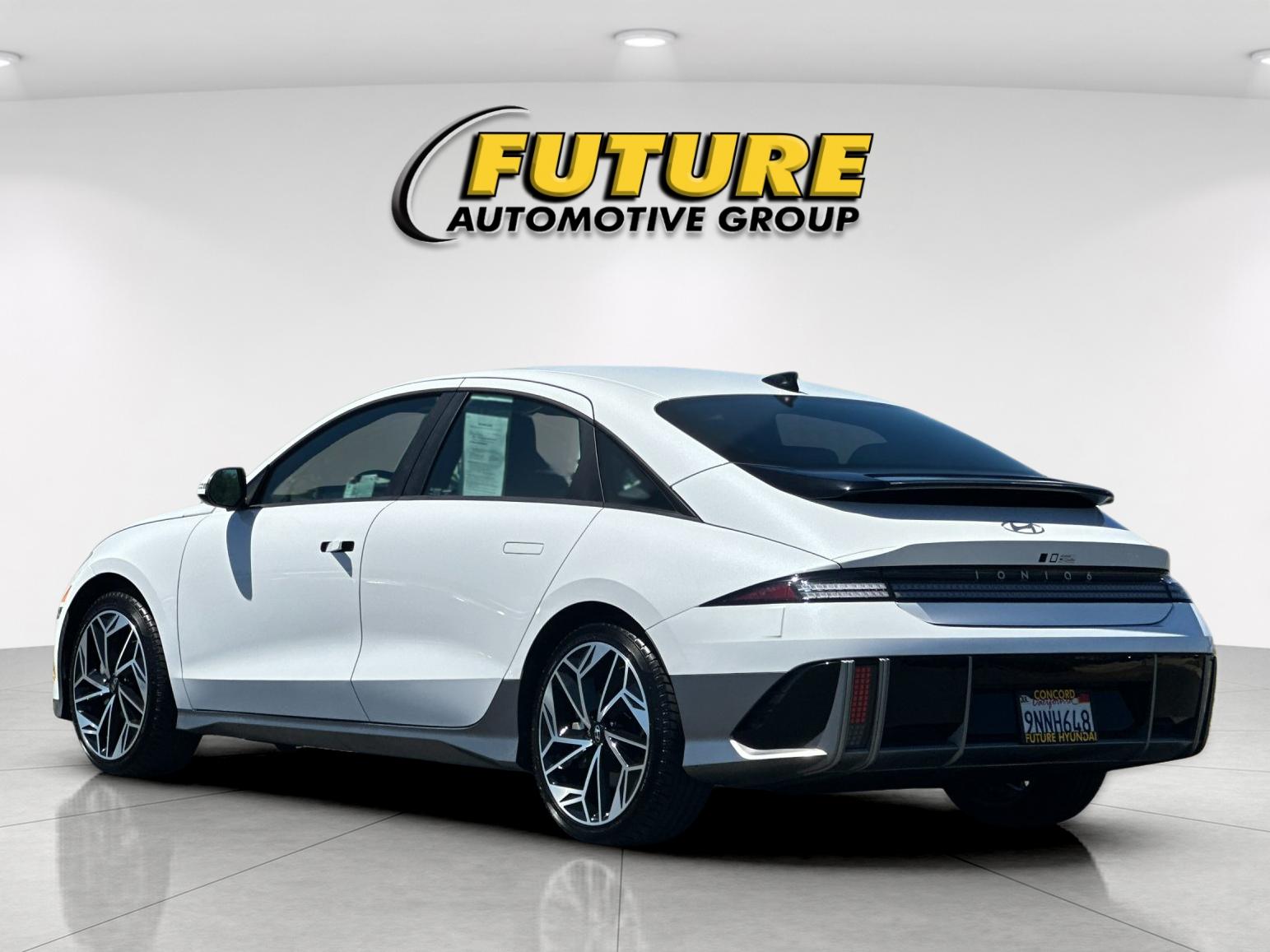 Used 2024 White Hyundai SEL image 5