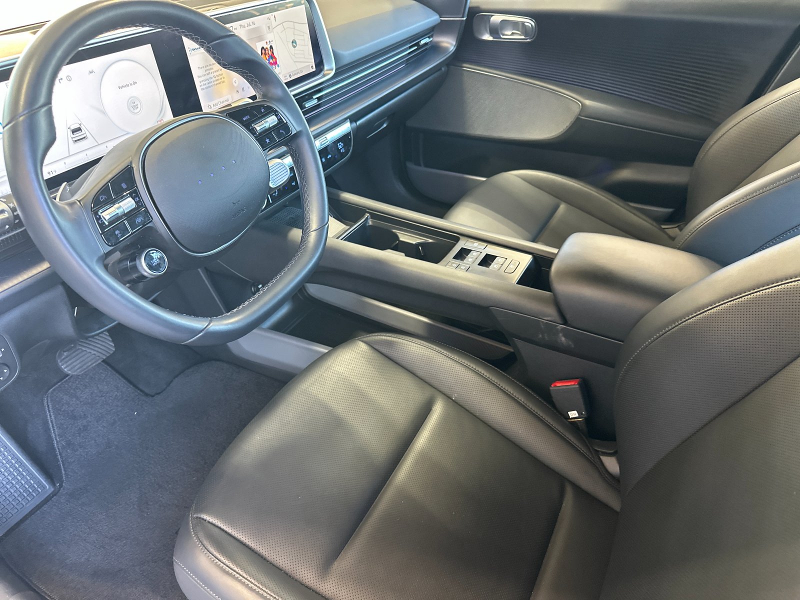 Used 2024 White Hyundai SEL image 9