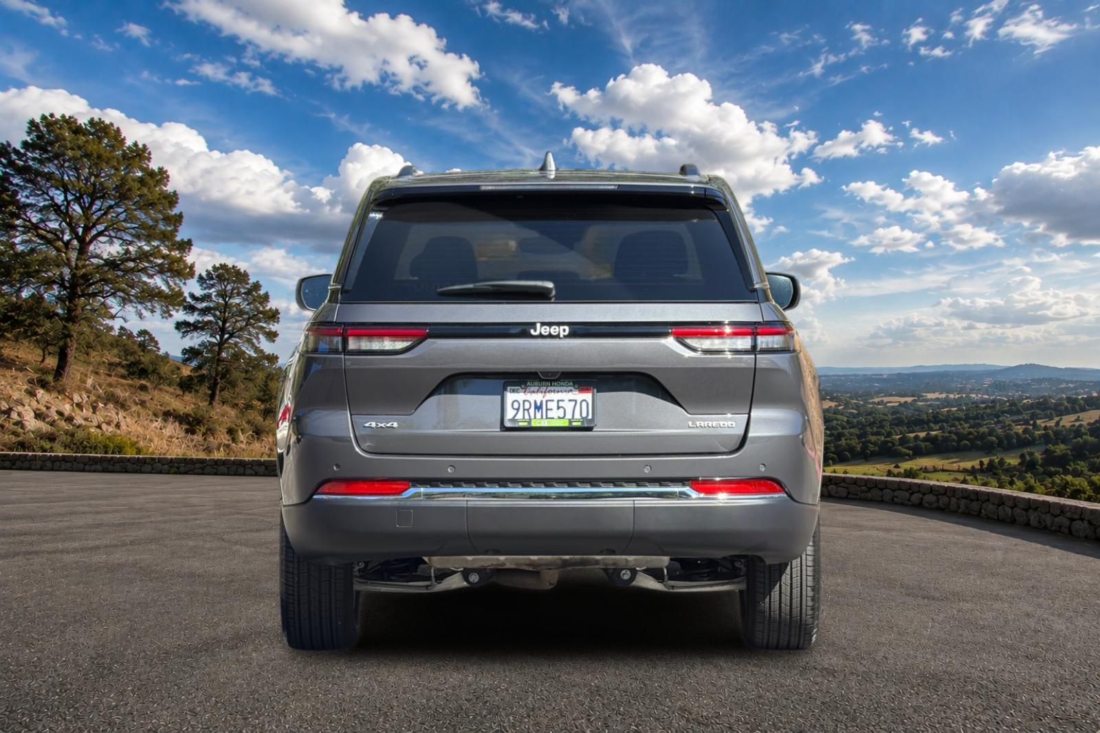 Used 2024 Baltic Gray Metallic Clearcoat Jeep Laredo X image 6