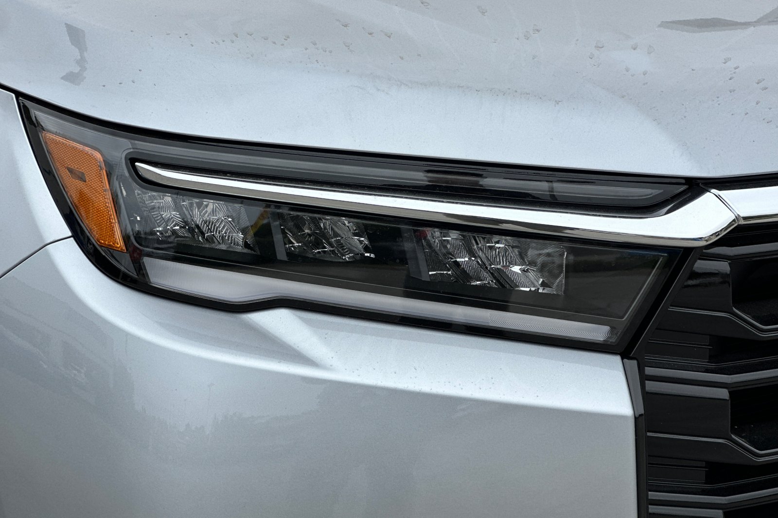 New 2026 Solar Silver Metallic Honda Touring image 33