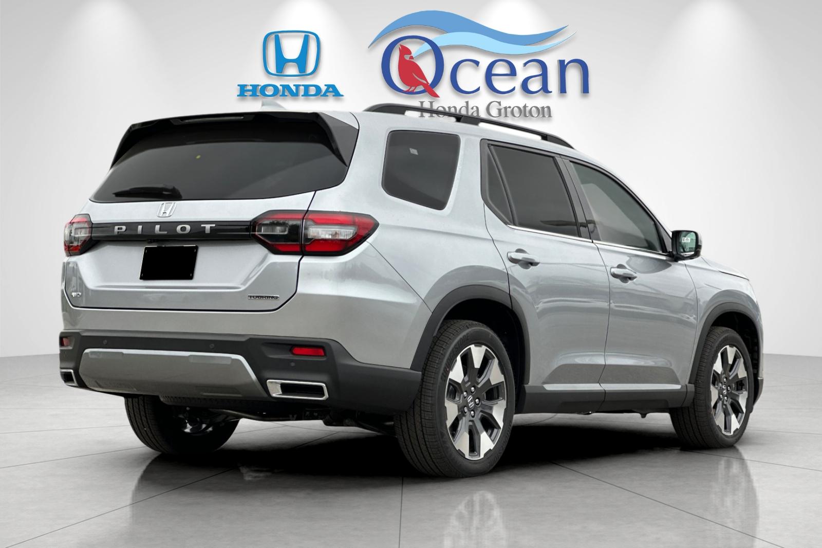 New 2026 Solar Silver Metallic Honda Touring image 5