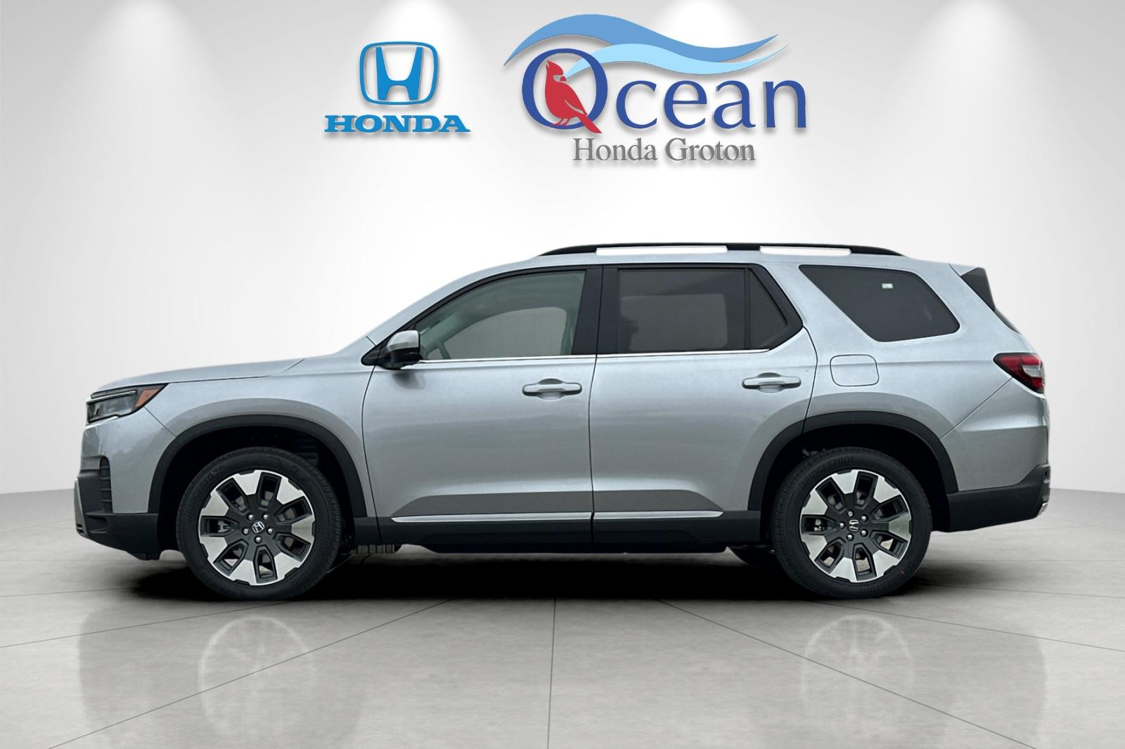 New 2026 Solar Silver Metallic Honda Touring image 2