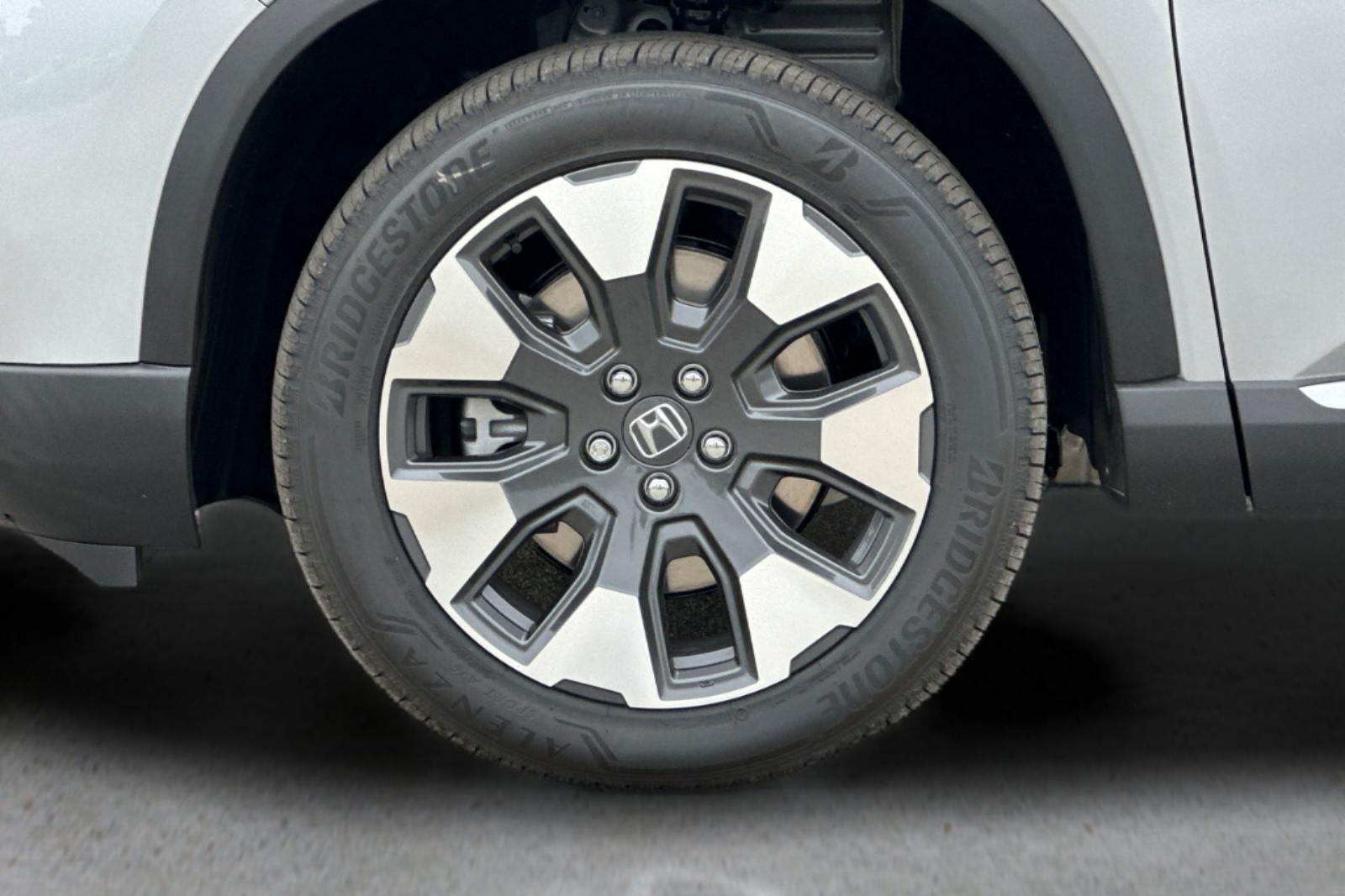 New 2026 Solar Silver Metallic Honda Touring image 35