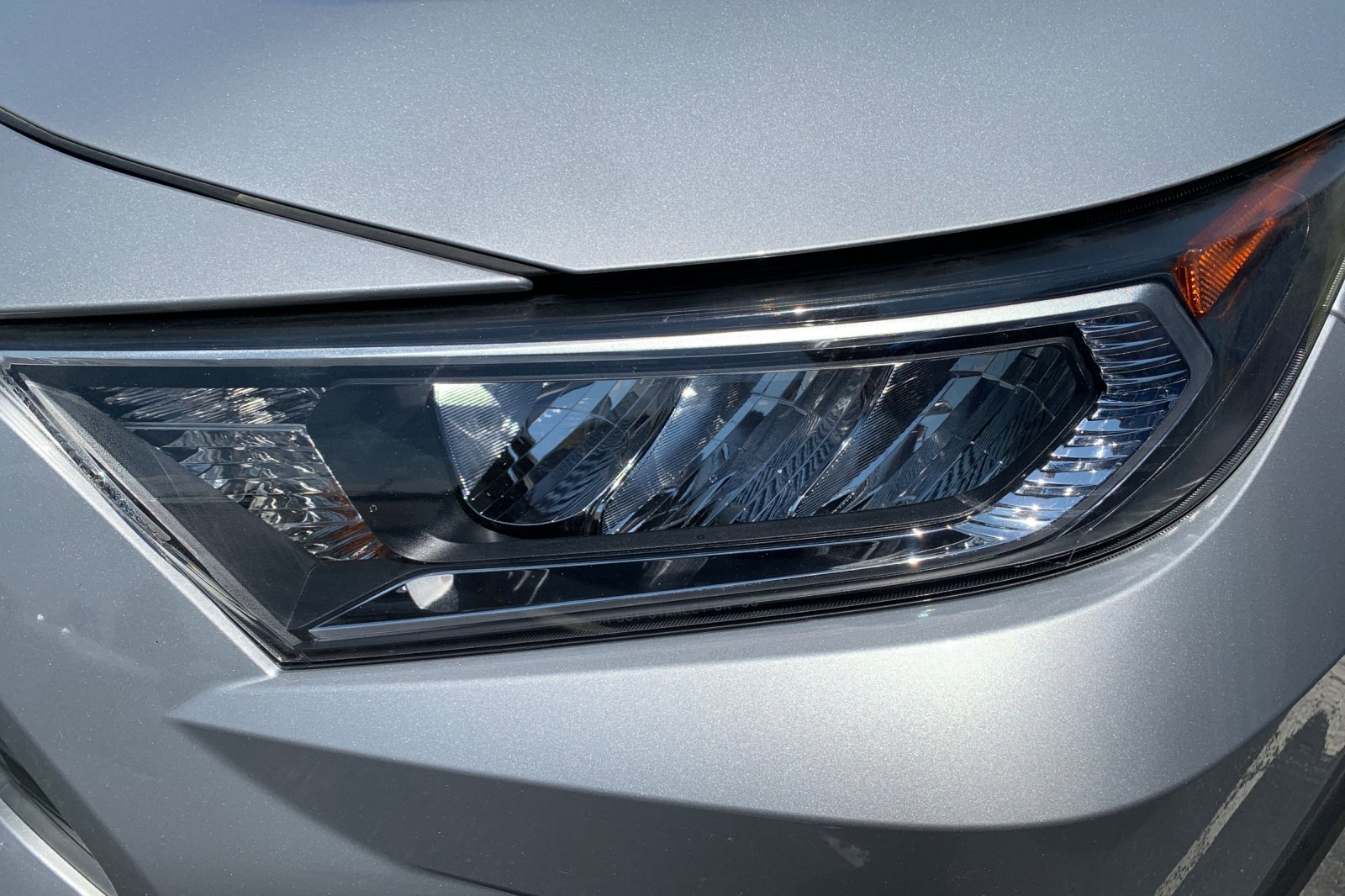 Used 2019 Silver Toyota XLE image 7