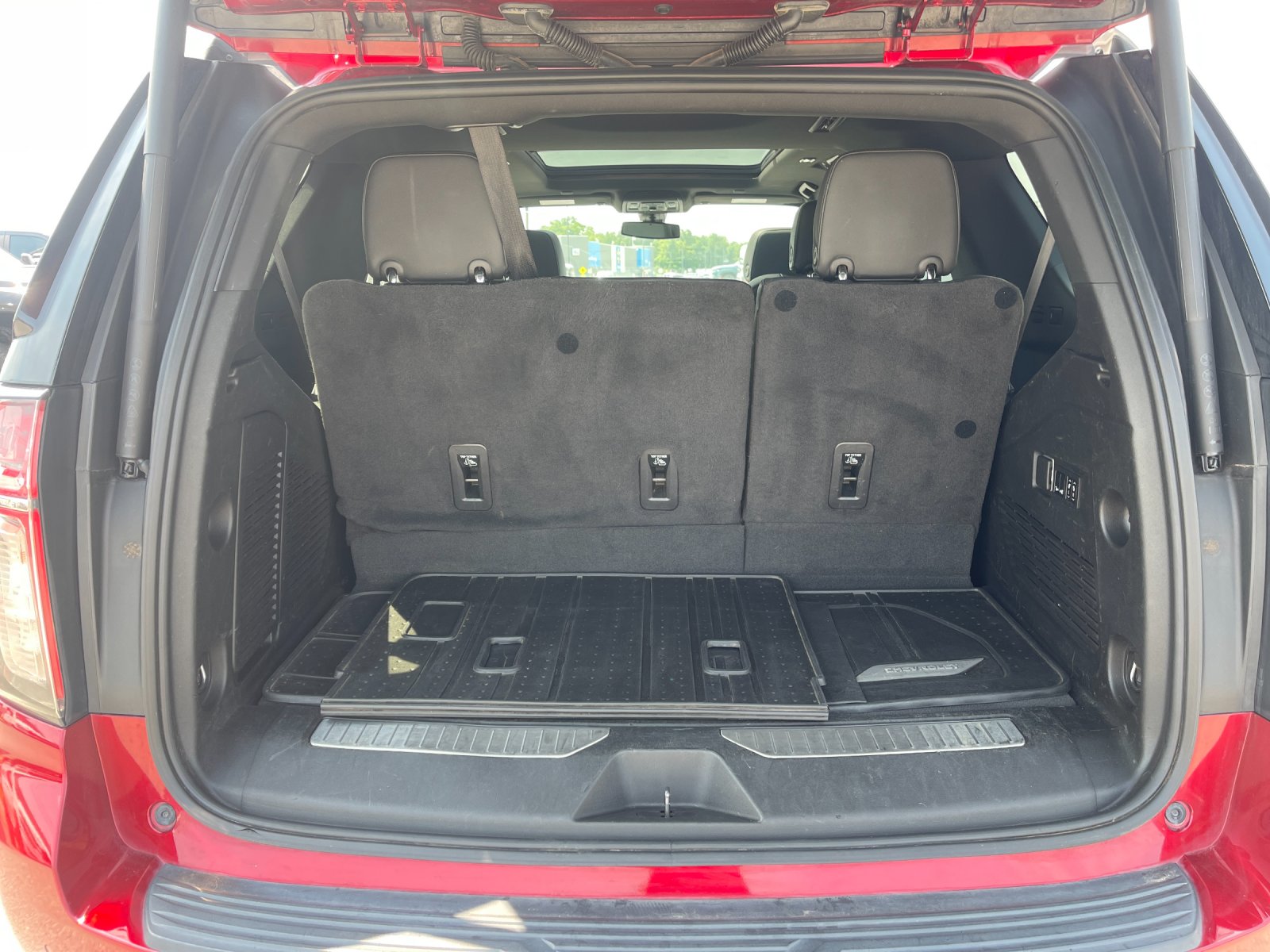 Used 2022 Red Chevrolet Z71 image 18