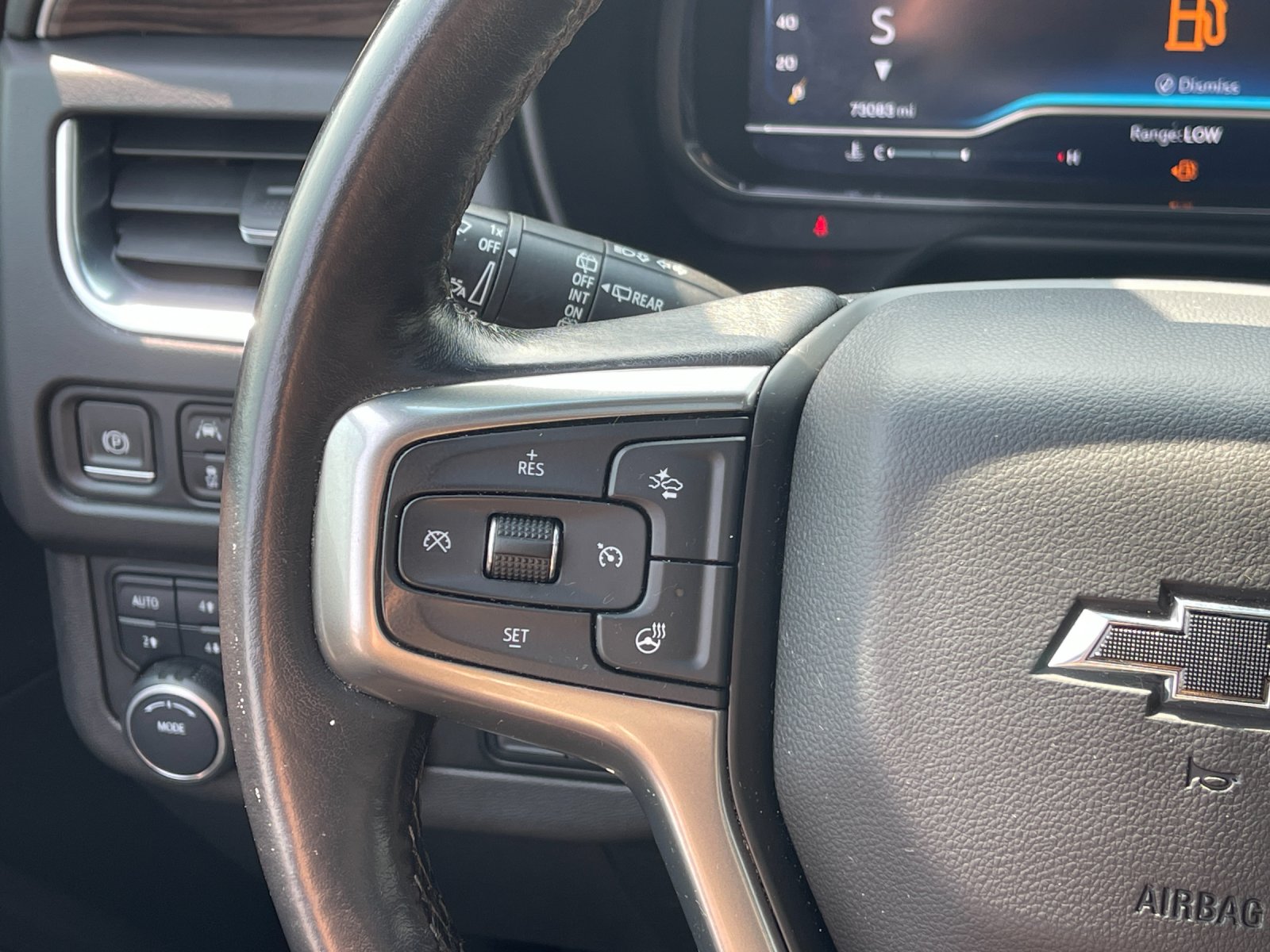 Used 2022 Red Chevrolet Z71 image 29