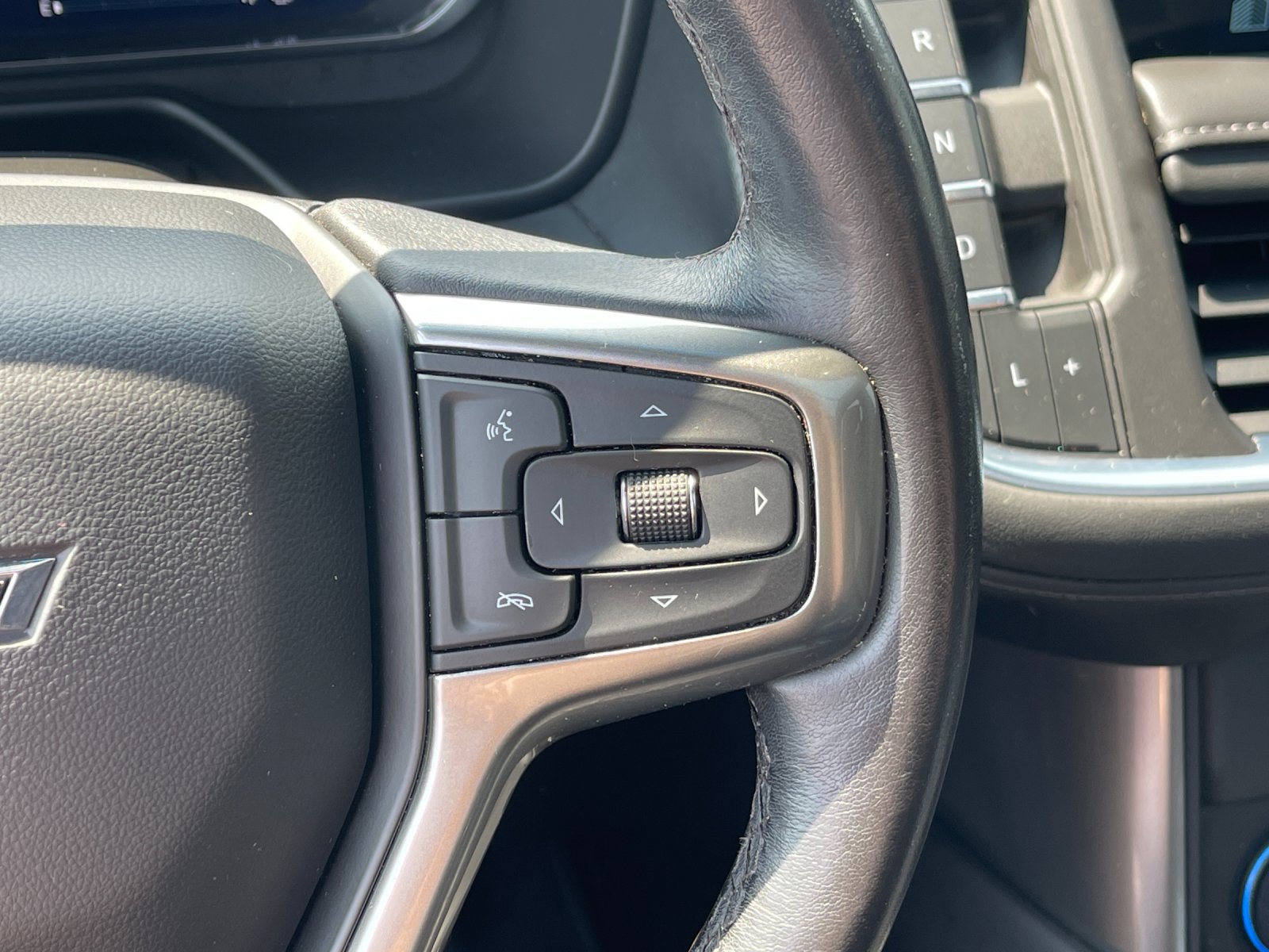 Used 2022 Red Chevrolet Z71 image 30