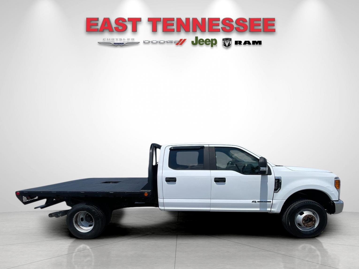 Used 2019 White Ford XL image 2