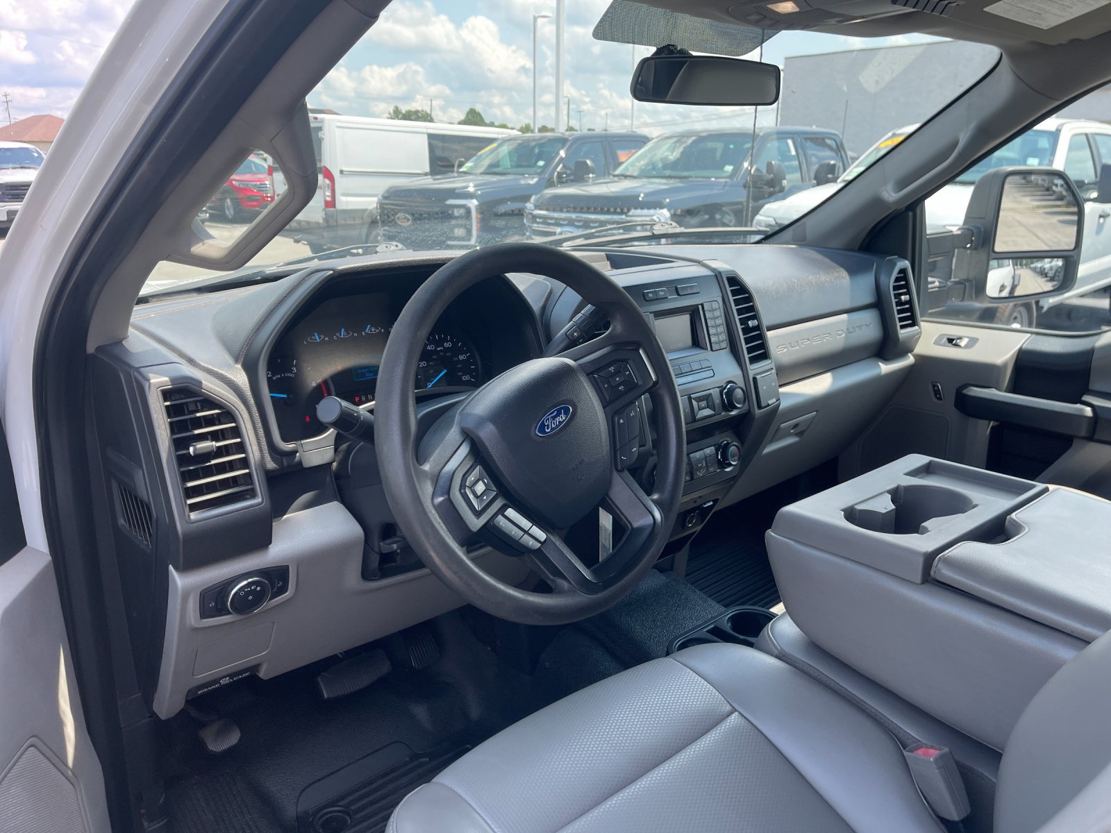 Used 2019 White Ford XL image 11