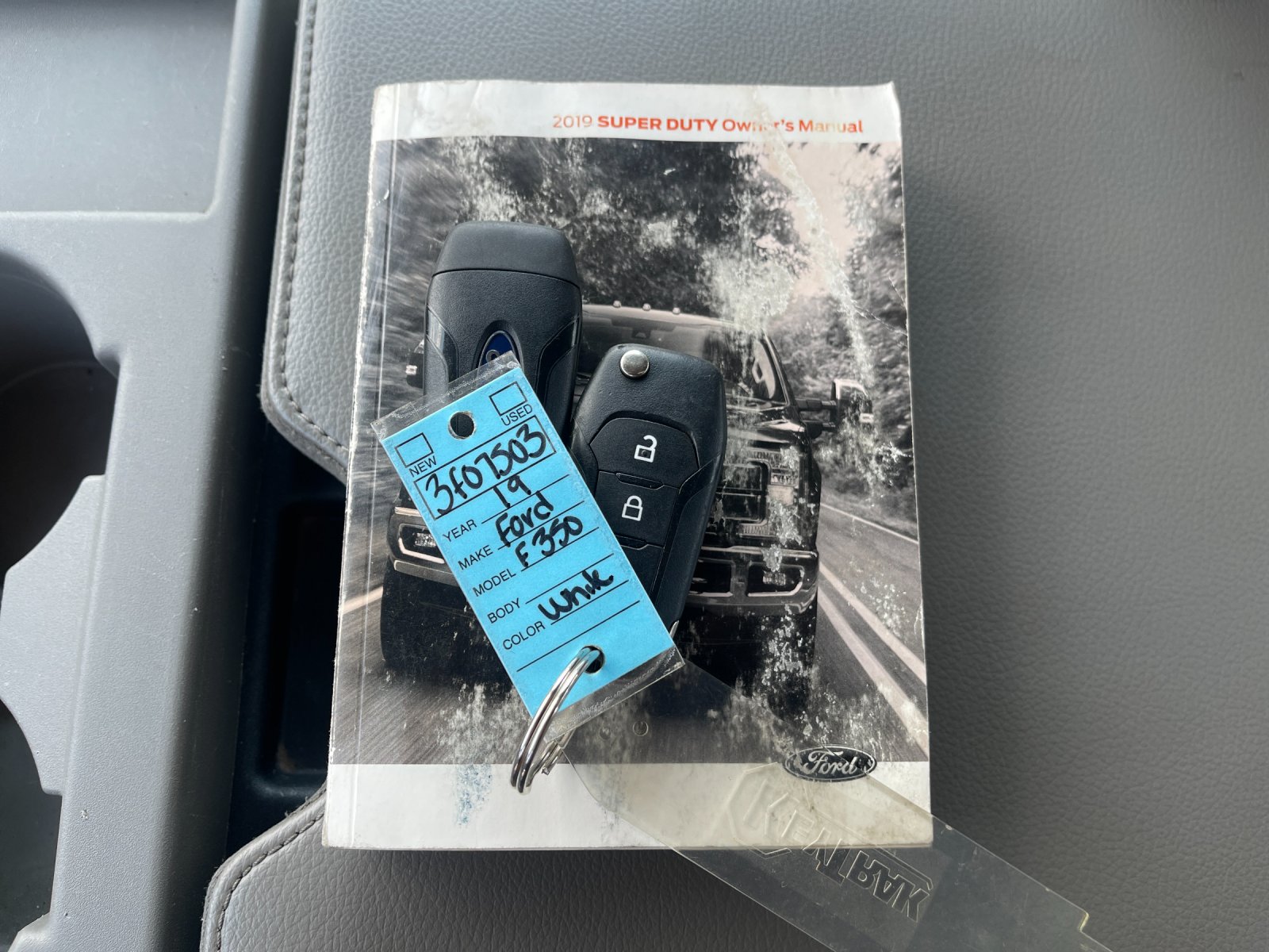 Used 2019 White Ford XL image 10