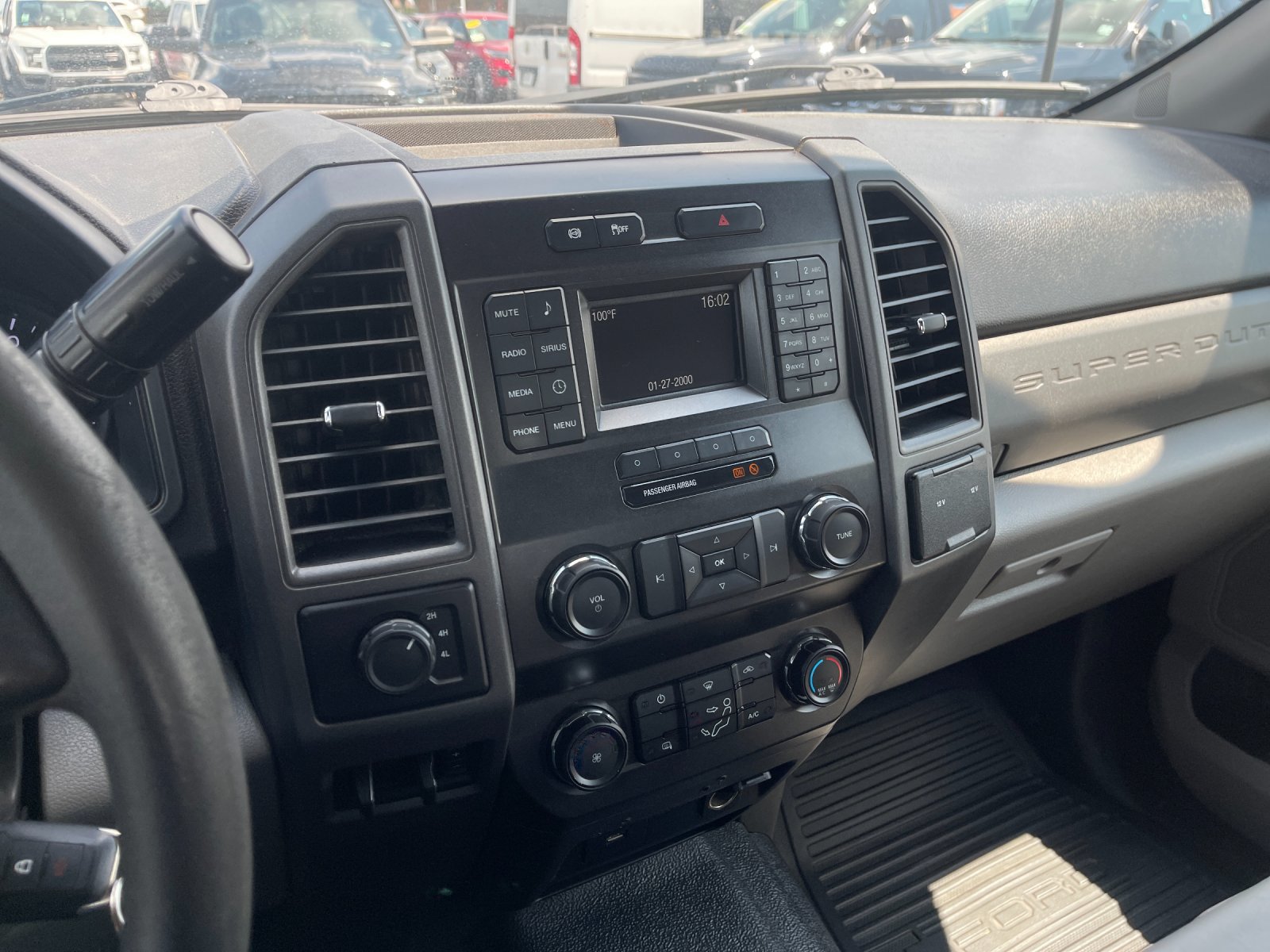 Used 2019 White Ford XL image 19