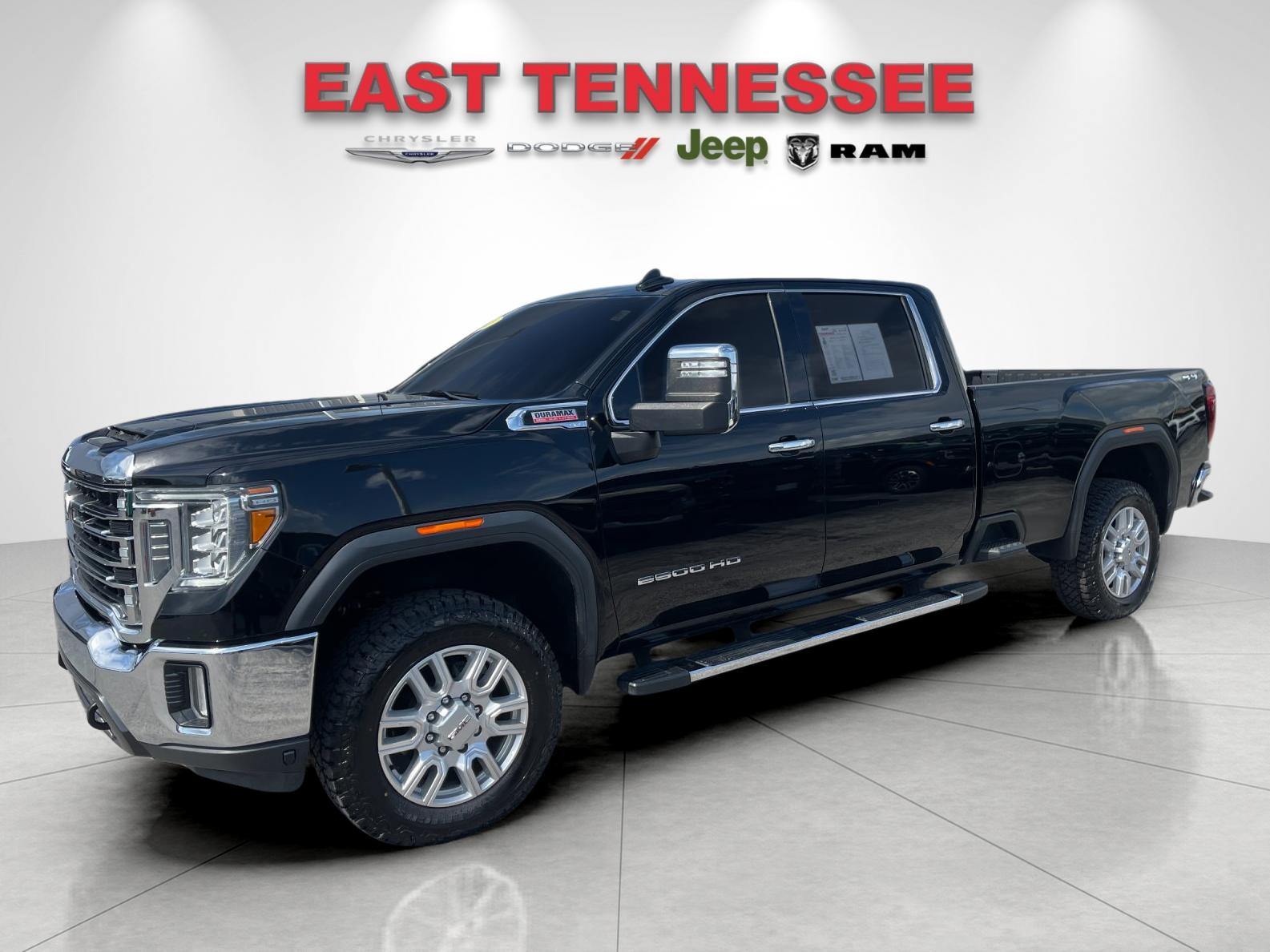 Used 2023  GMC SLT image 7