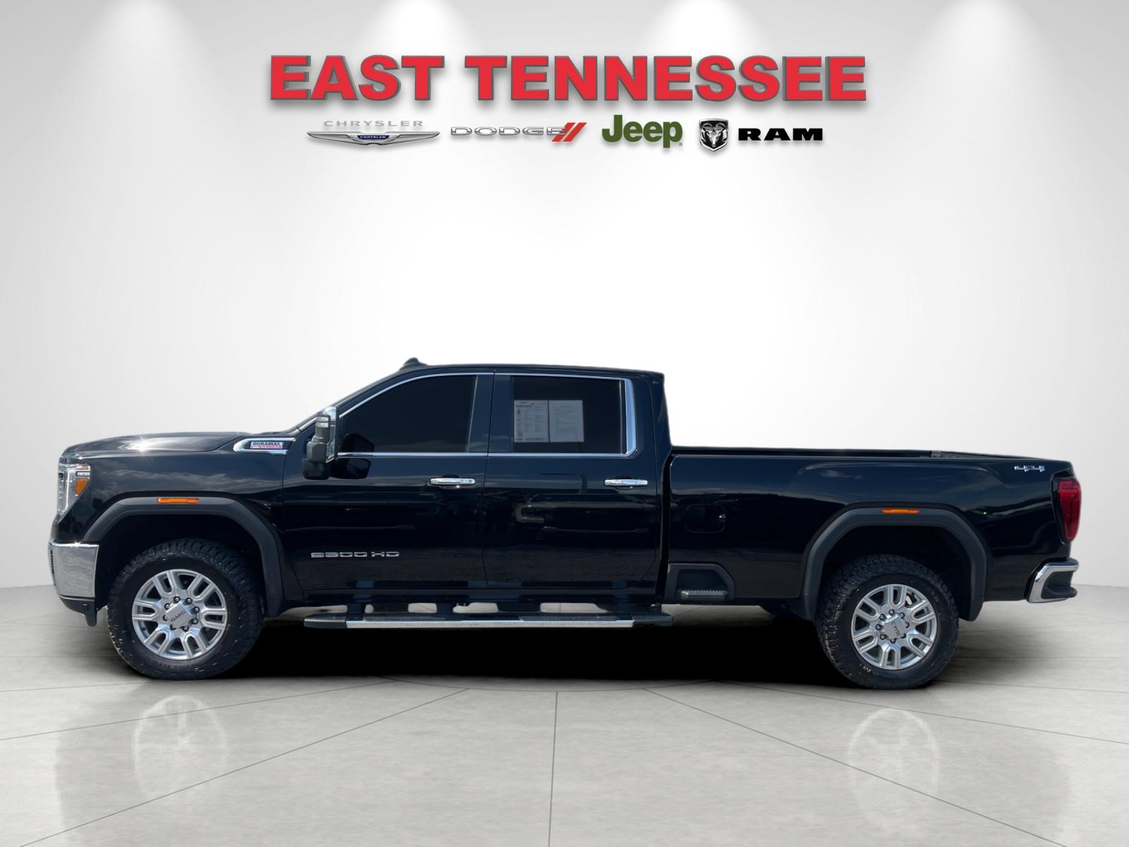 Used 2023  GMC SLT image 6