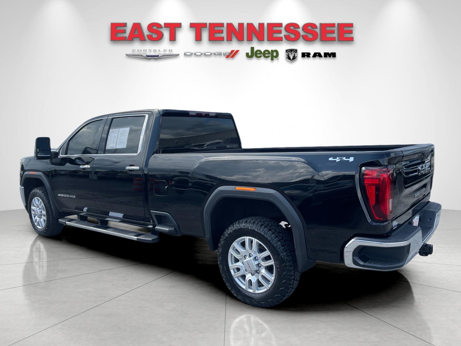 Used 2023  GMC SLT image 5