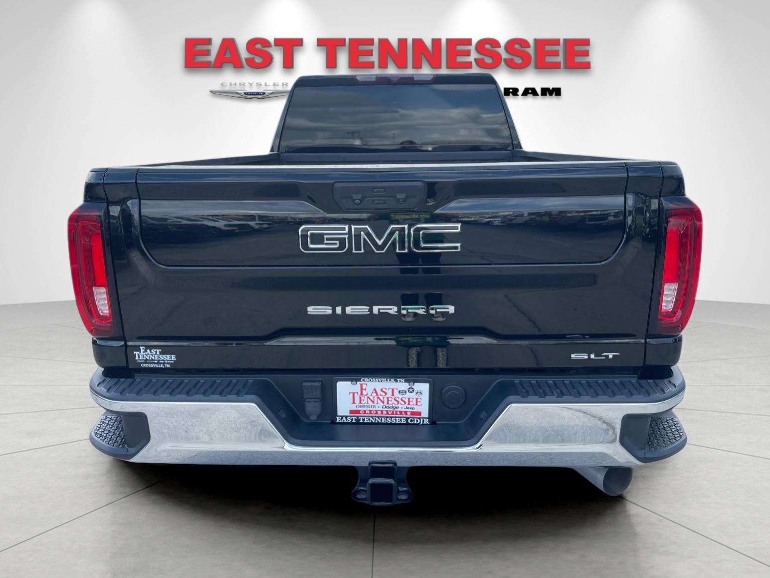 Used 2023  GMC SLT image 4