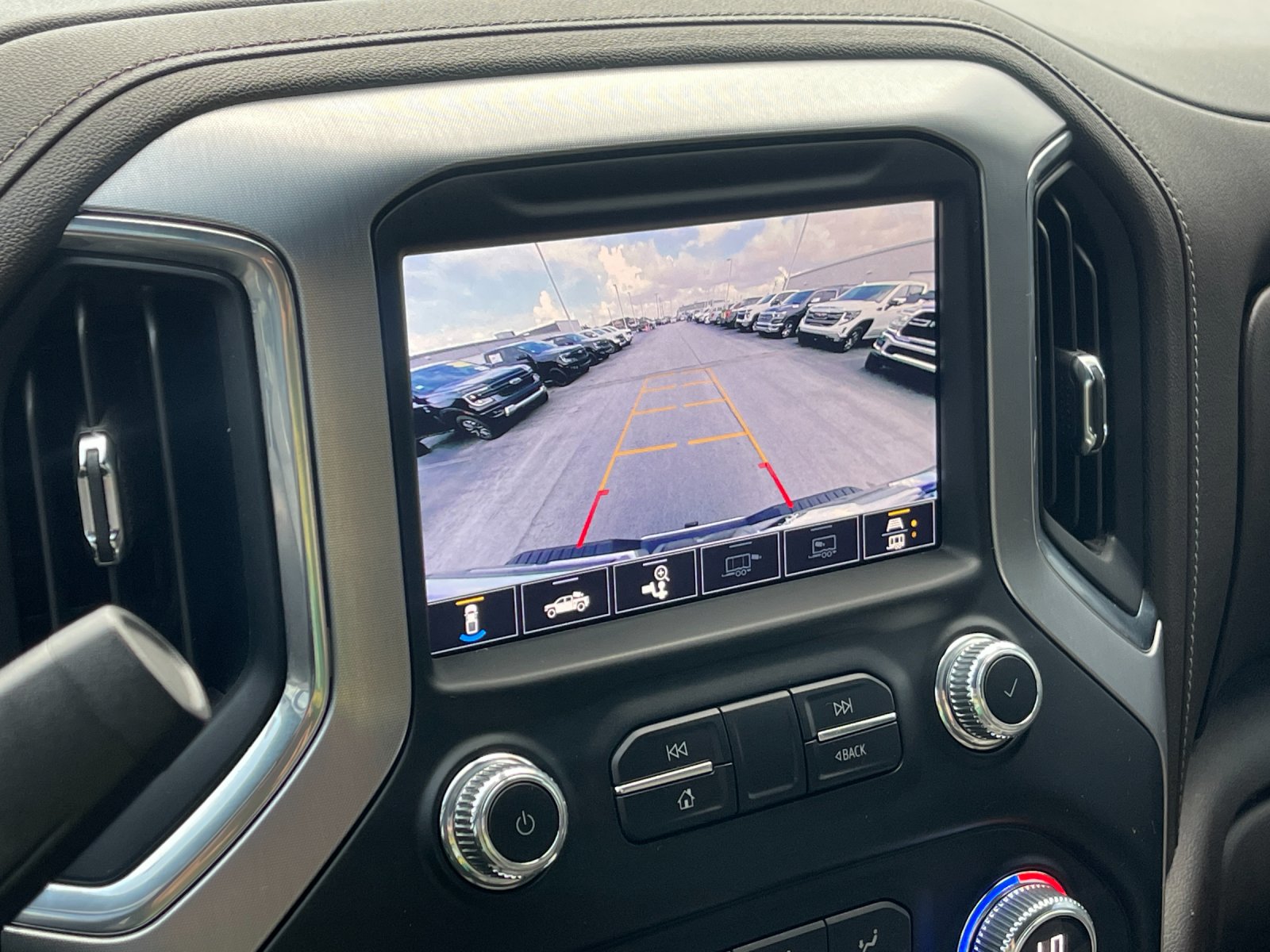 Used 2023  GMC SLT image 20