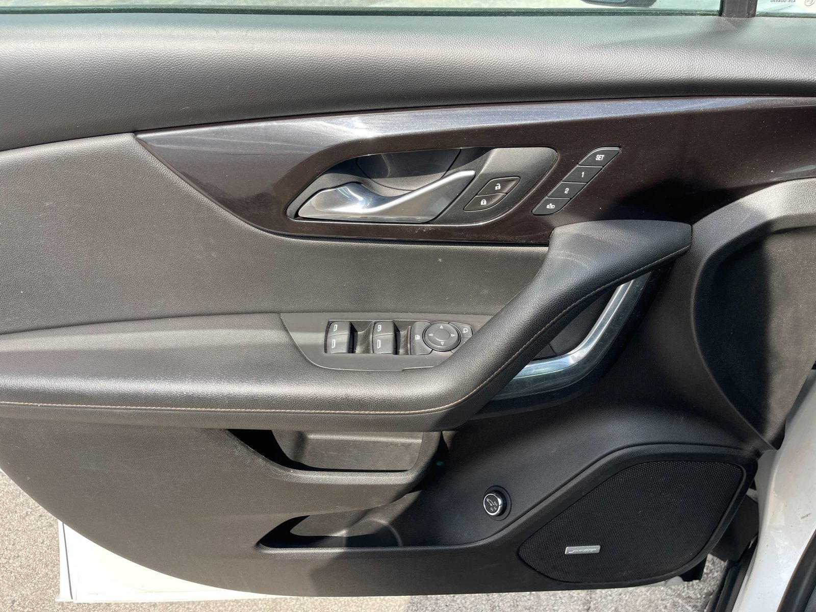 Used 2021 Beige Chevrolet Premier image 12