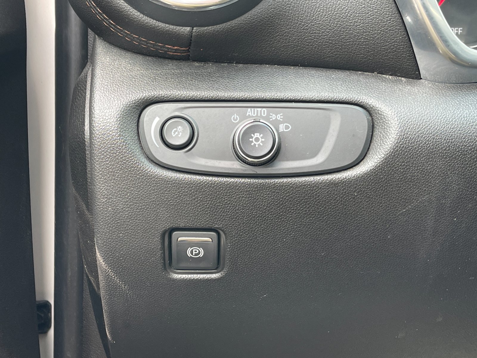 Used 2021 Beige Chevrolet Premier image 31