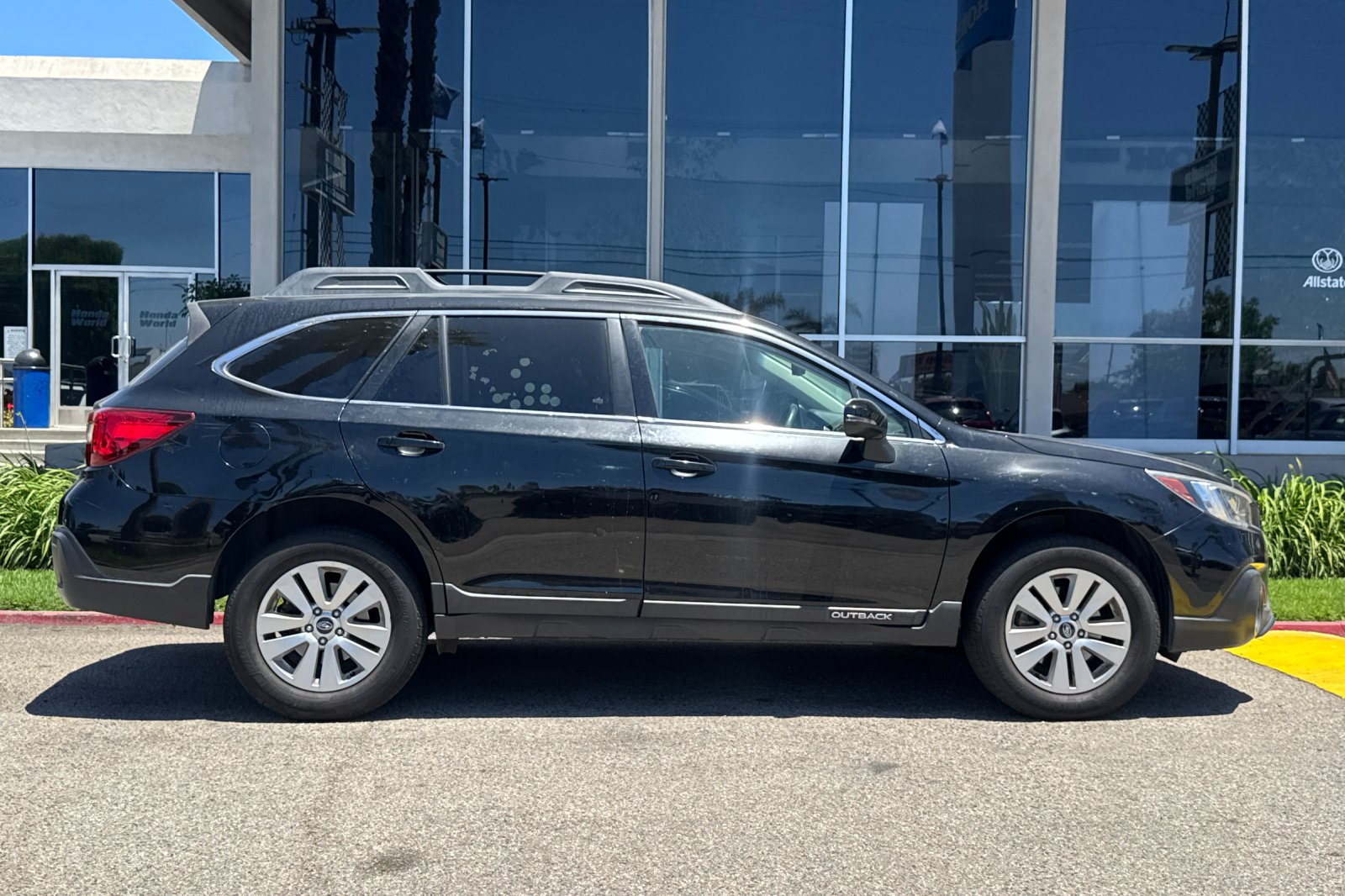 Used 2019 Crystal Black Silica Subaru 2.5i Premium image 4