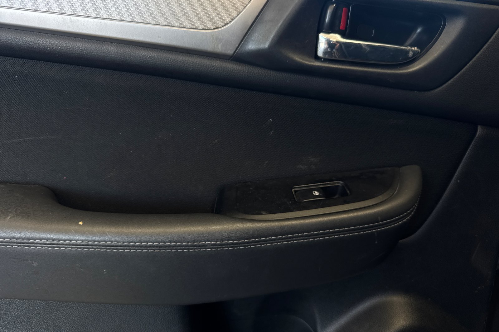 Used 2019 Crystal Black Silica Subaru 2.5i Premium image 8