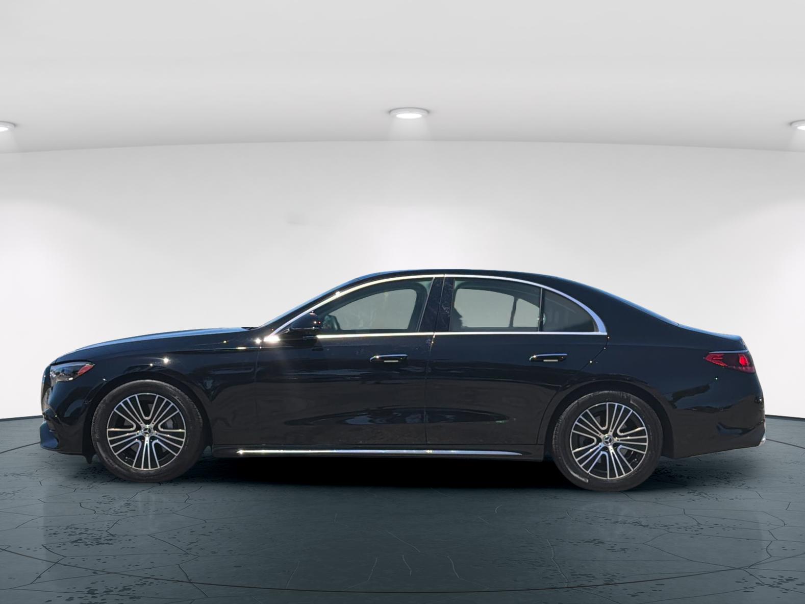 Certified Used 2025 Black Mercedes-Benz E 350 4D Sedan image 4