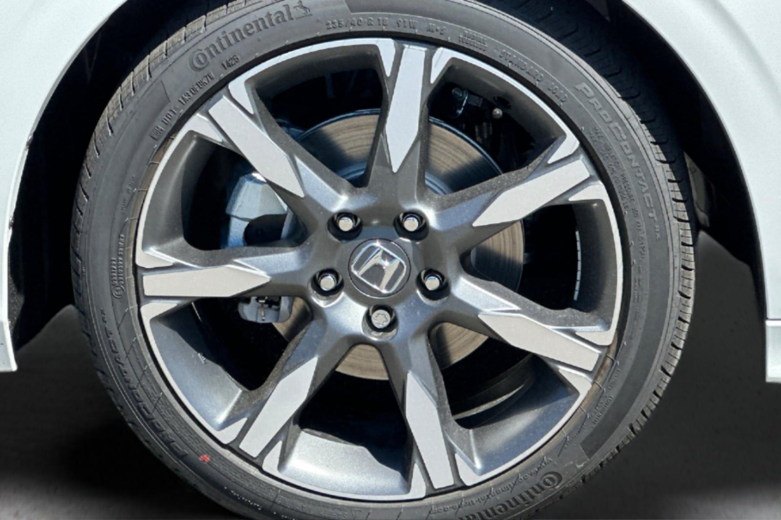 New 2026 Platinum White Pearl Honda Sport Touring image 32