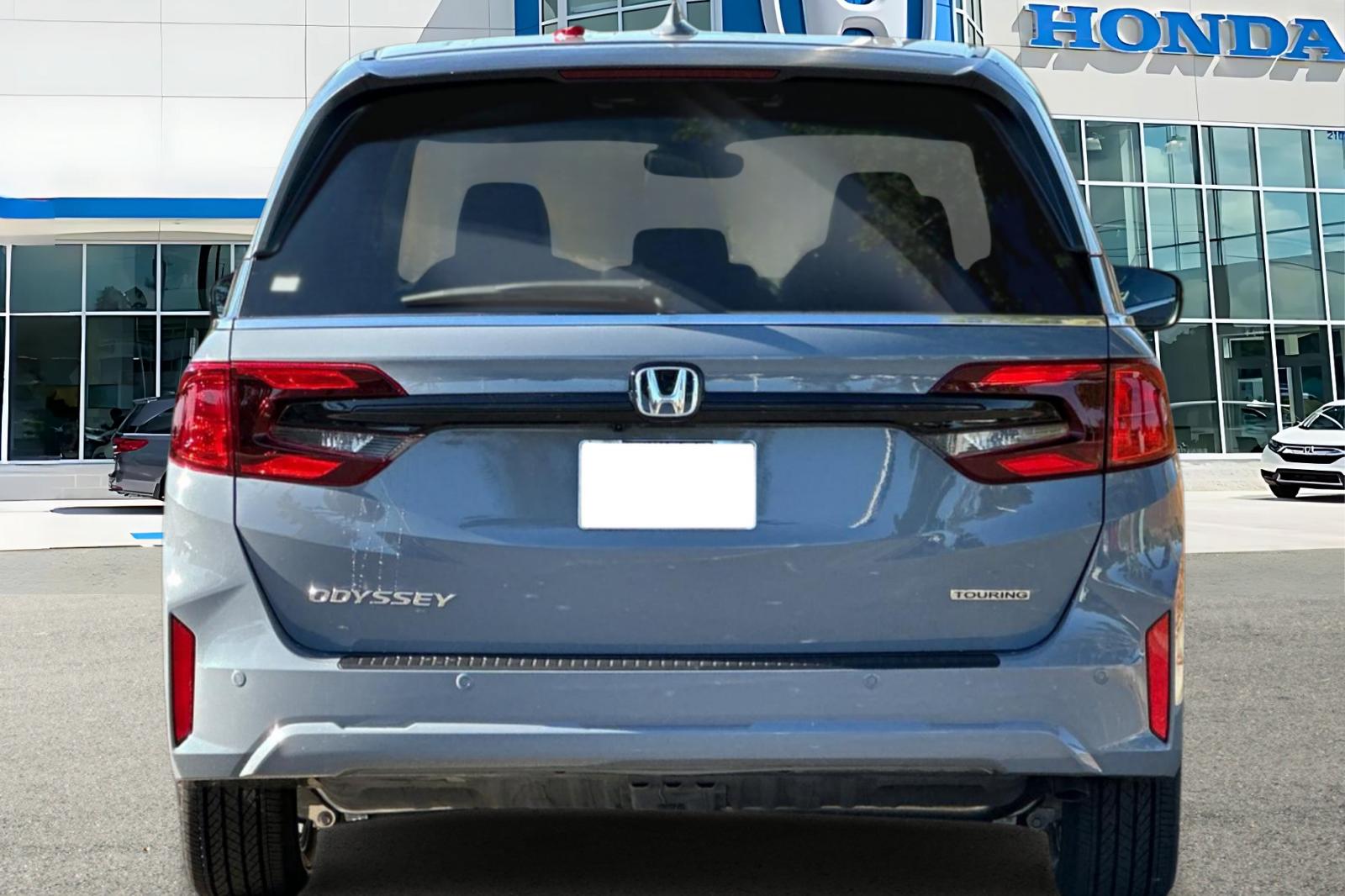 New 2026 Sonic Gray Pearl Honda Touring image 4