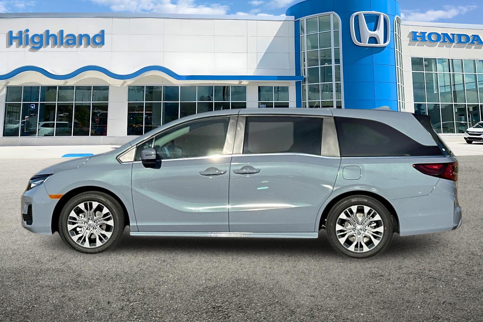 New 2026 Sonic Gray Pearl Honda Touring image 2