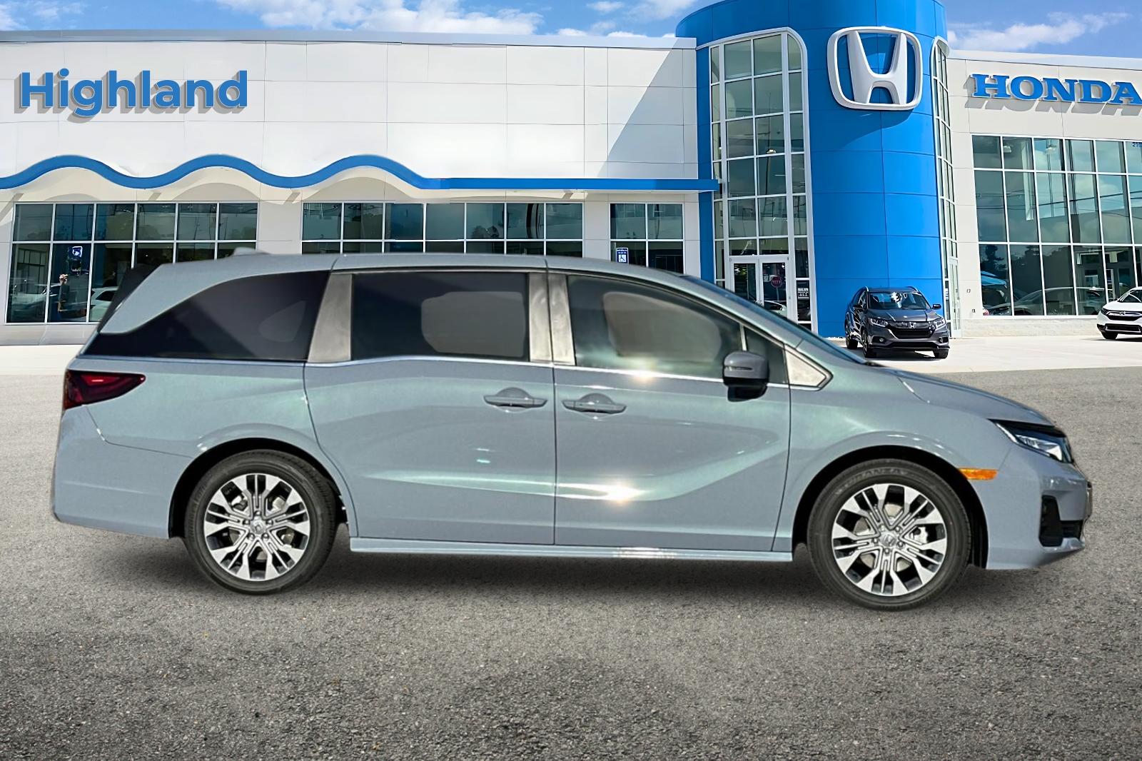 New 2026 Sonic Gray Pearl Honda Touring image 6