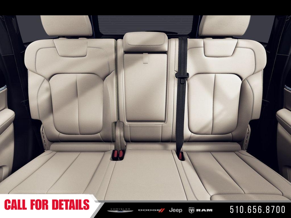 New 2026 Fathom Blue Pearl-Coat Exterior Paint Jeep Limited image 17