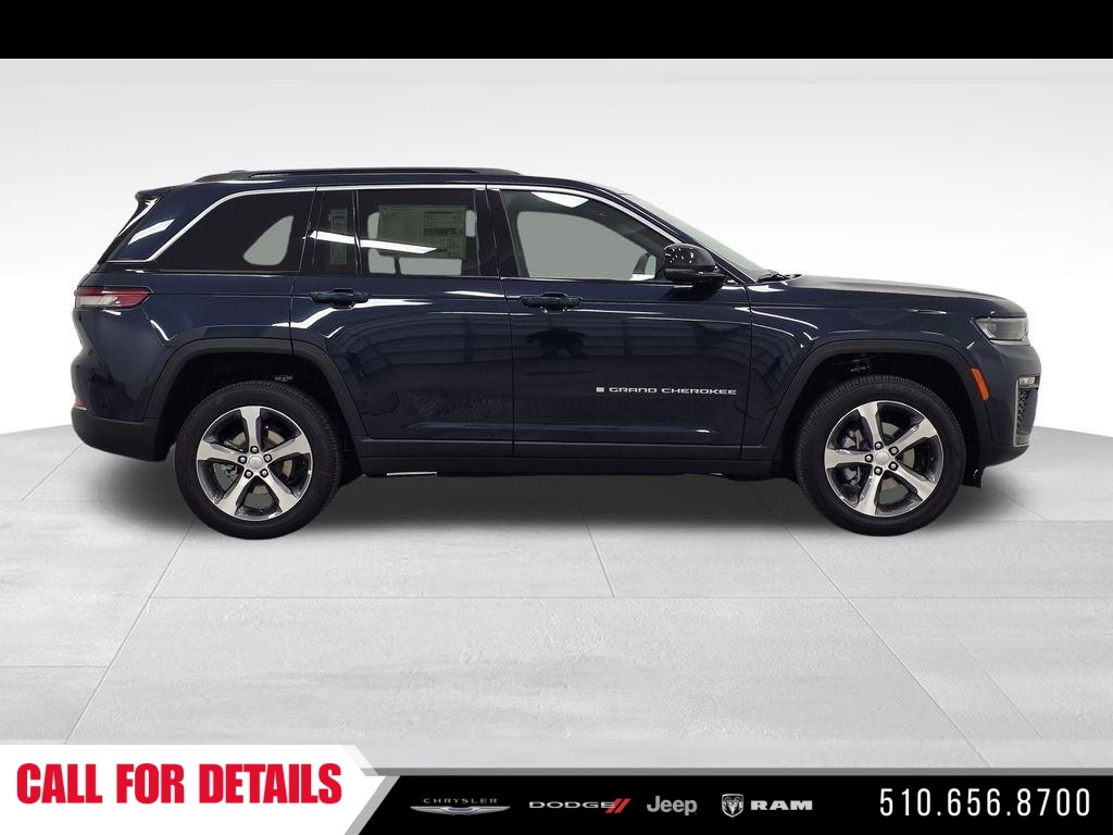 New 2026 Fathom Blue Pearl-Coat Exterior Paint Jeep Limited image 4