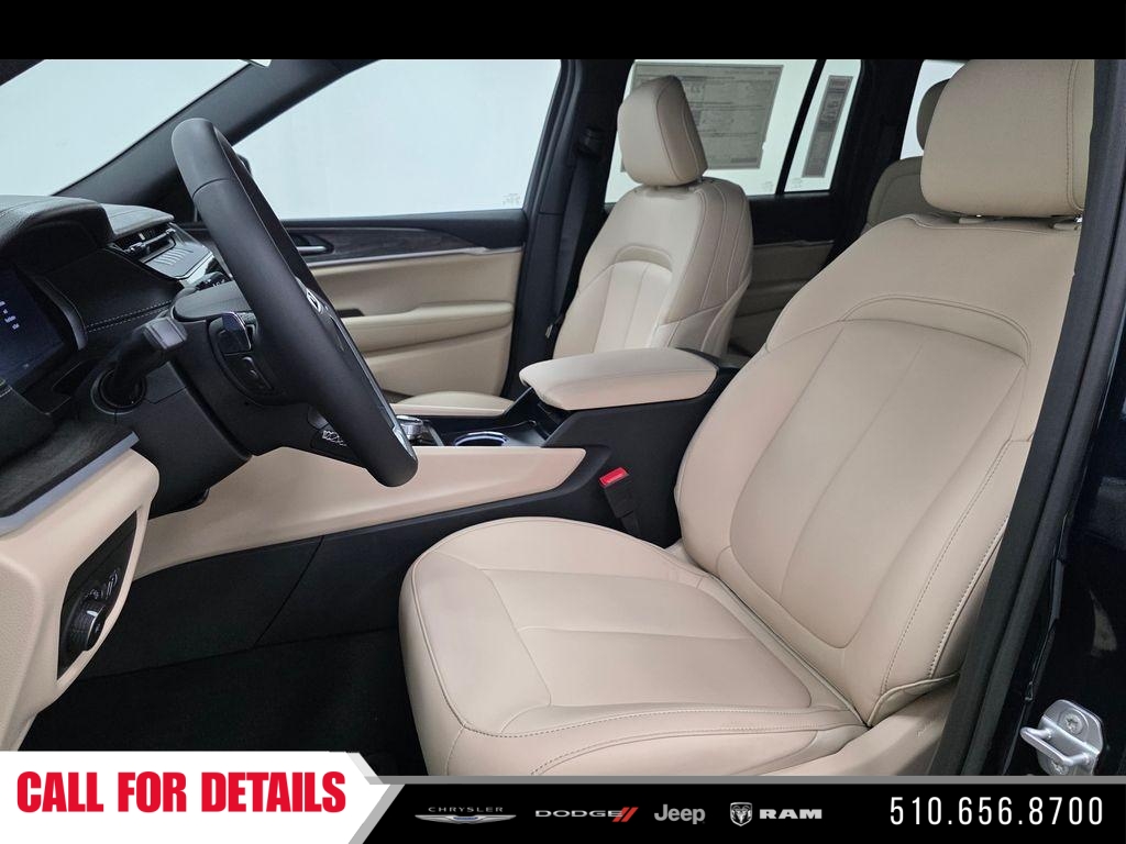 New 2026 Fathom Blue Pearl-Coat Exterior Paint Jeep Limited image 13