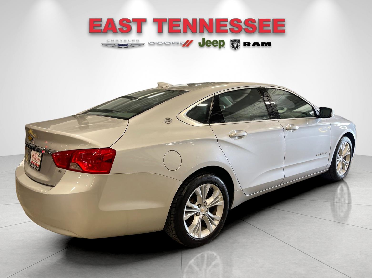 Used 2015 Silver Chevrolet LT image 3