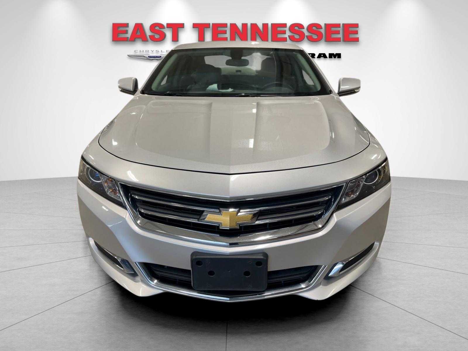 Used 2015 Silver Chevrolet LT image 9