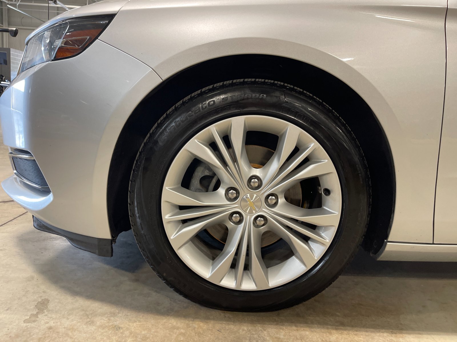 Used 2015 Silver Chevrolet LT image 28