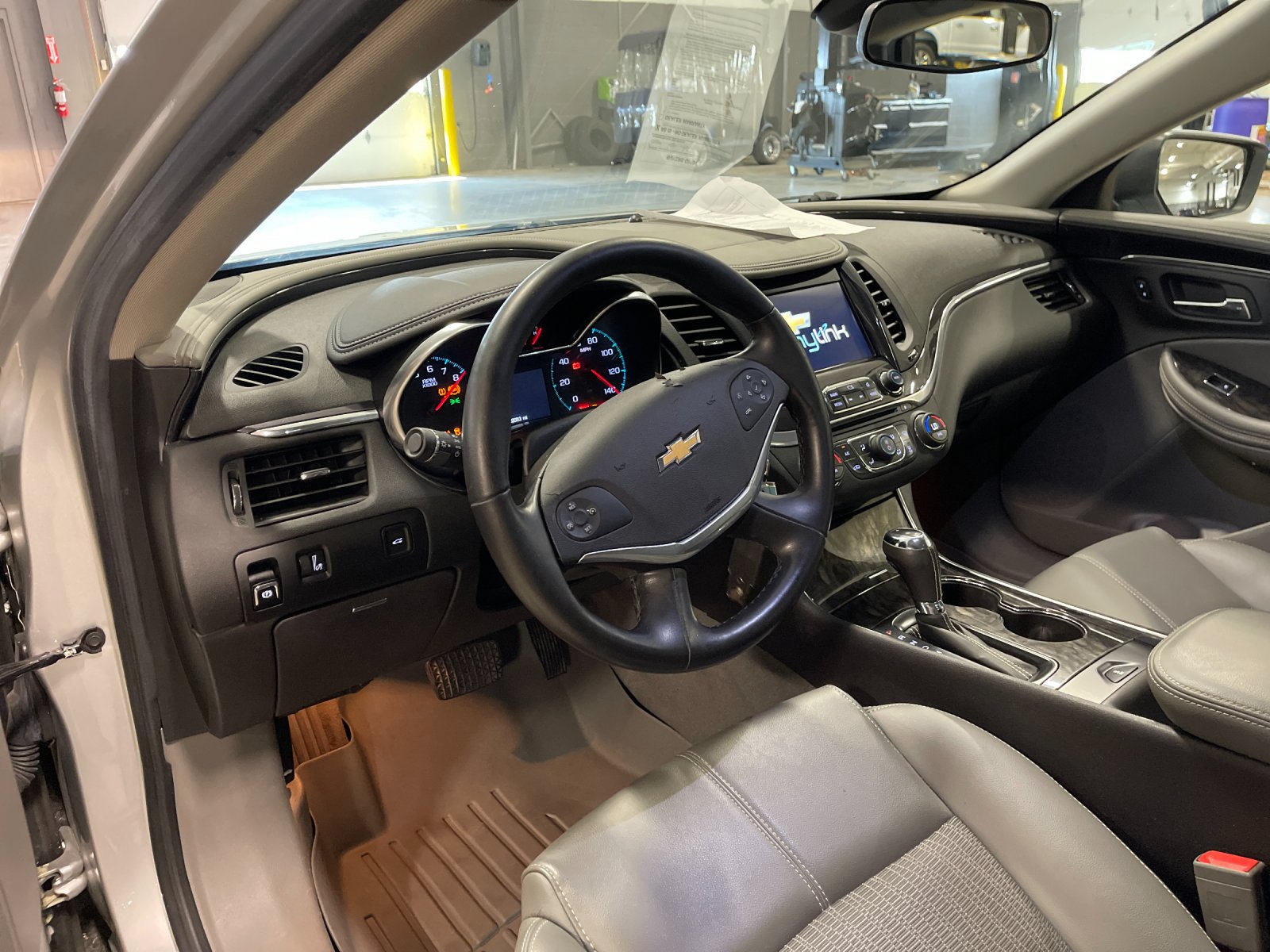 Used 2015 Silver Chevrolet LT image 11