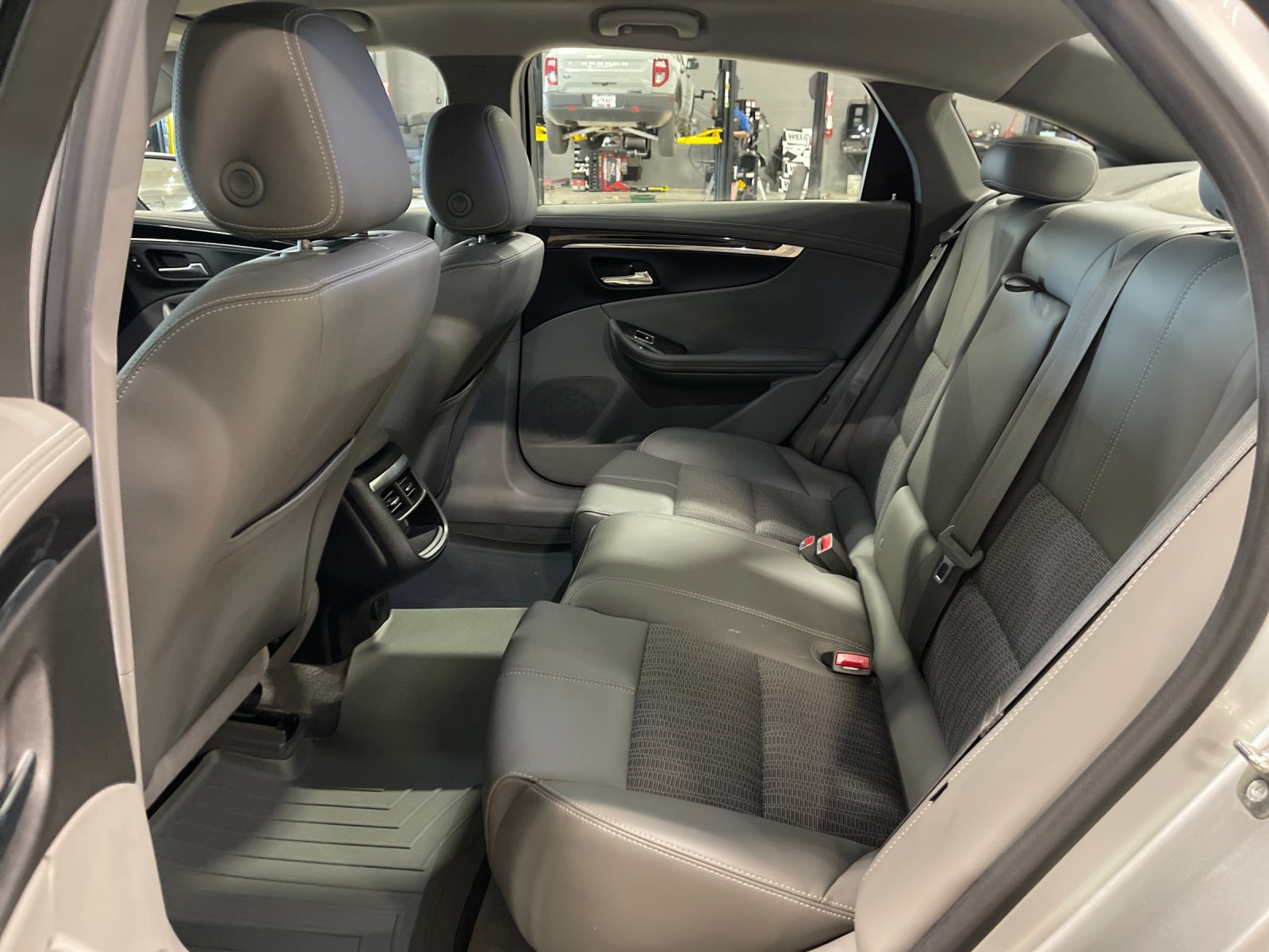 Used 2015 Silver Chevrolet LT image 14