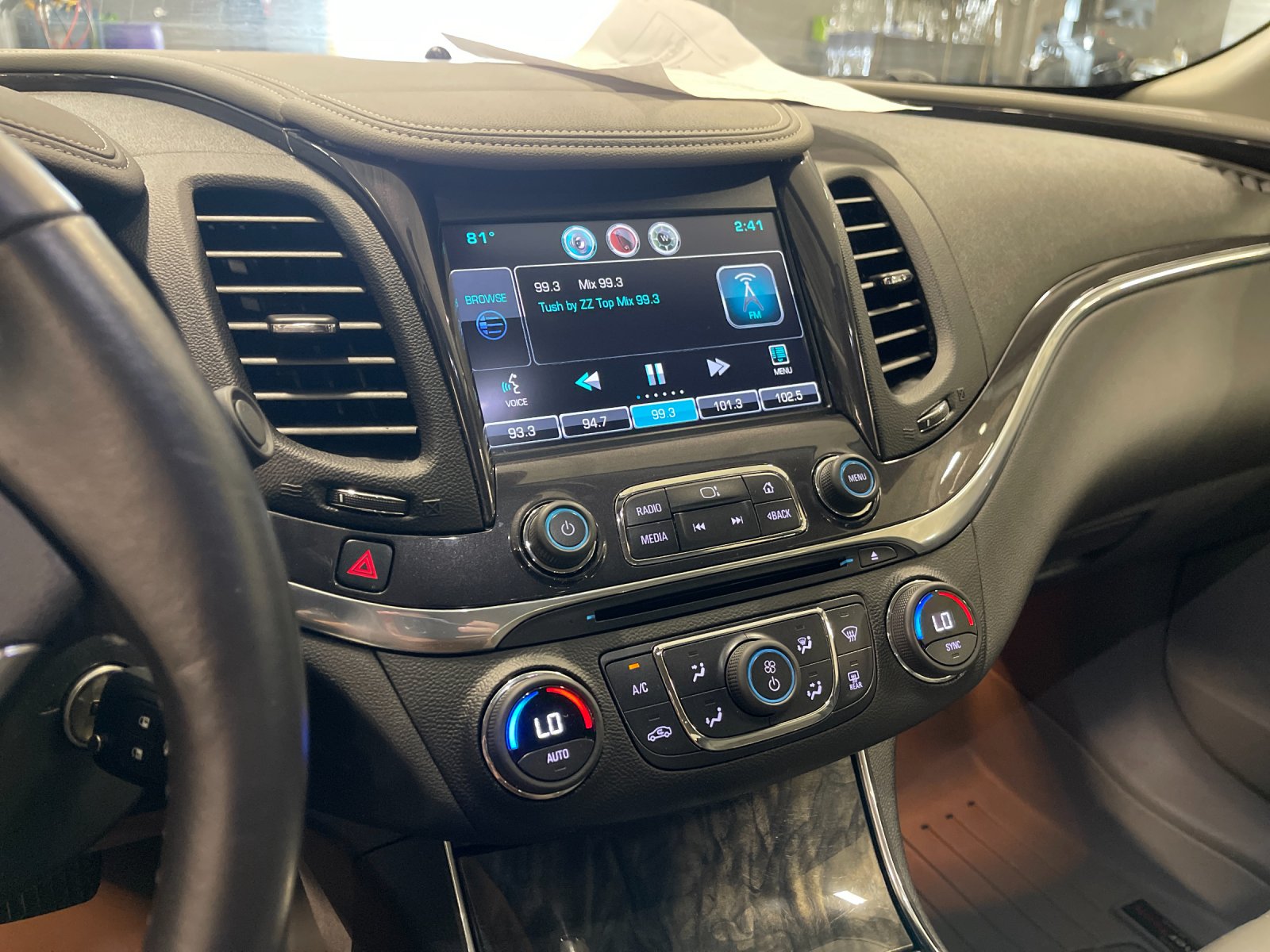 Used 2015 Silver Chevrolet LT image 19