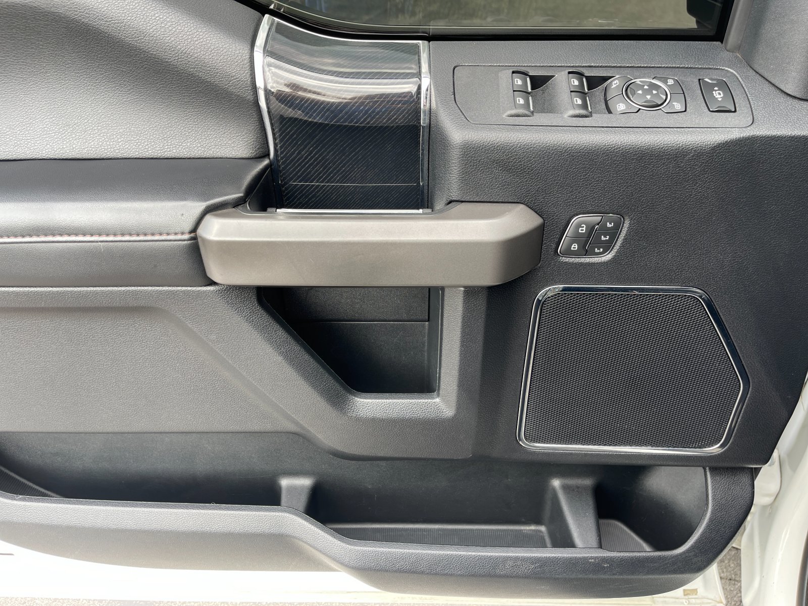 Used 2020 White Ford Platinum image 12