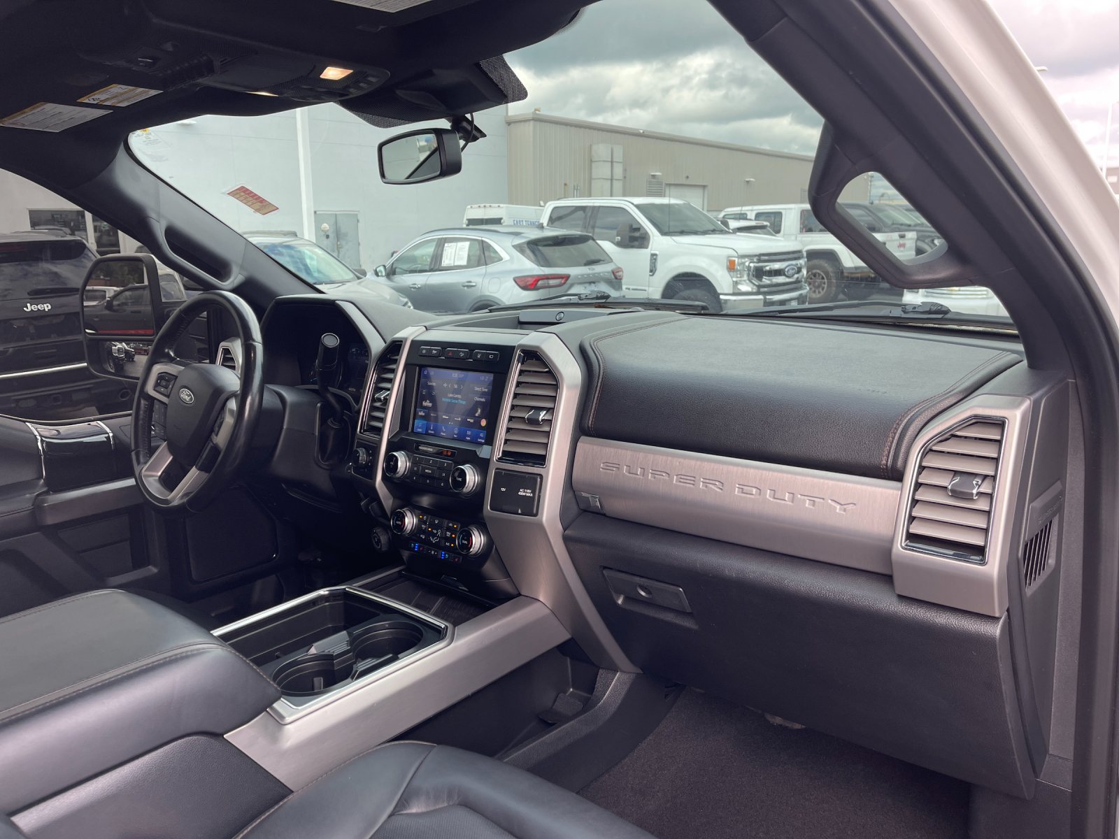 Used 2020 White Ford Platinum image 17