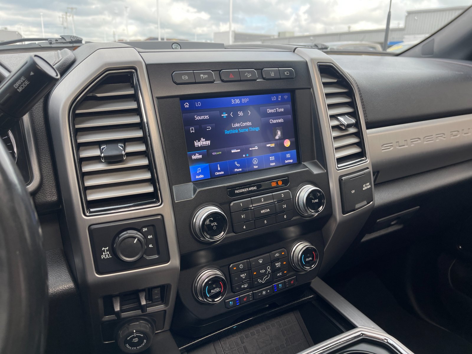Used 2020 White Ford Platinum image 20
