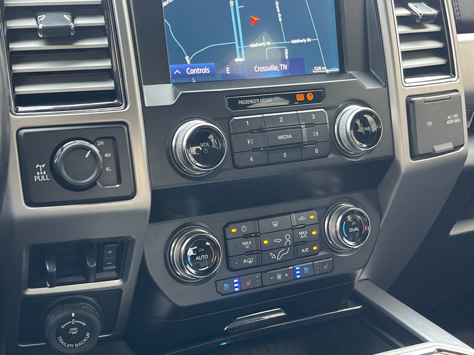 Used 2020 White Ford Platinum image 23