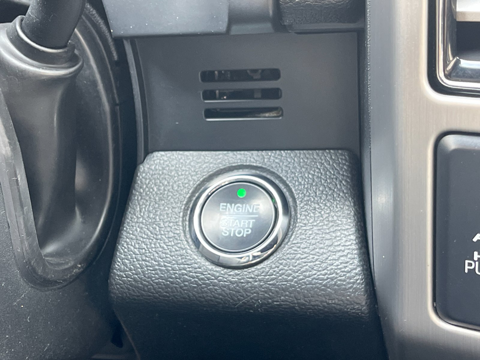 Used 2020 White Ford Platinum image 25