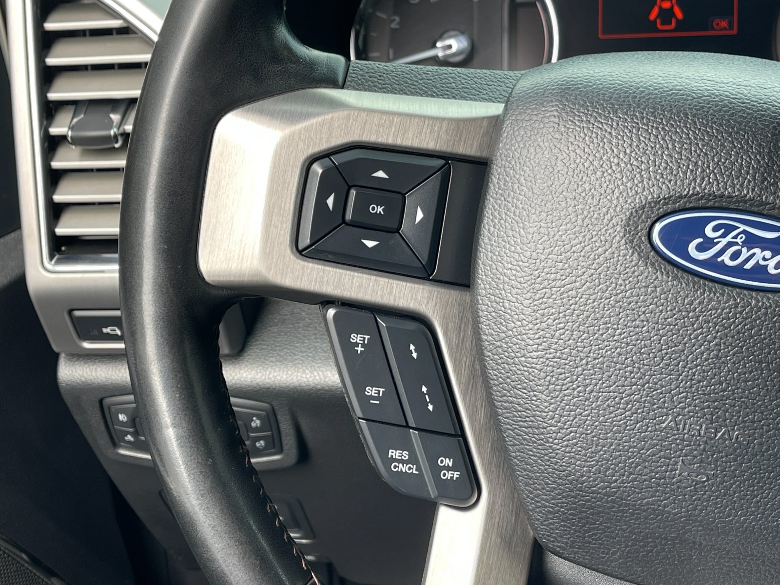 Used 2020 White Ford Platinum image 27