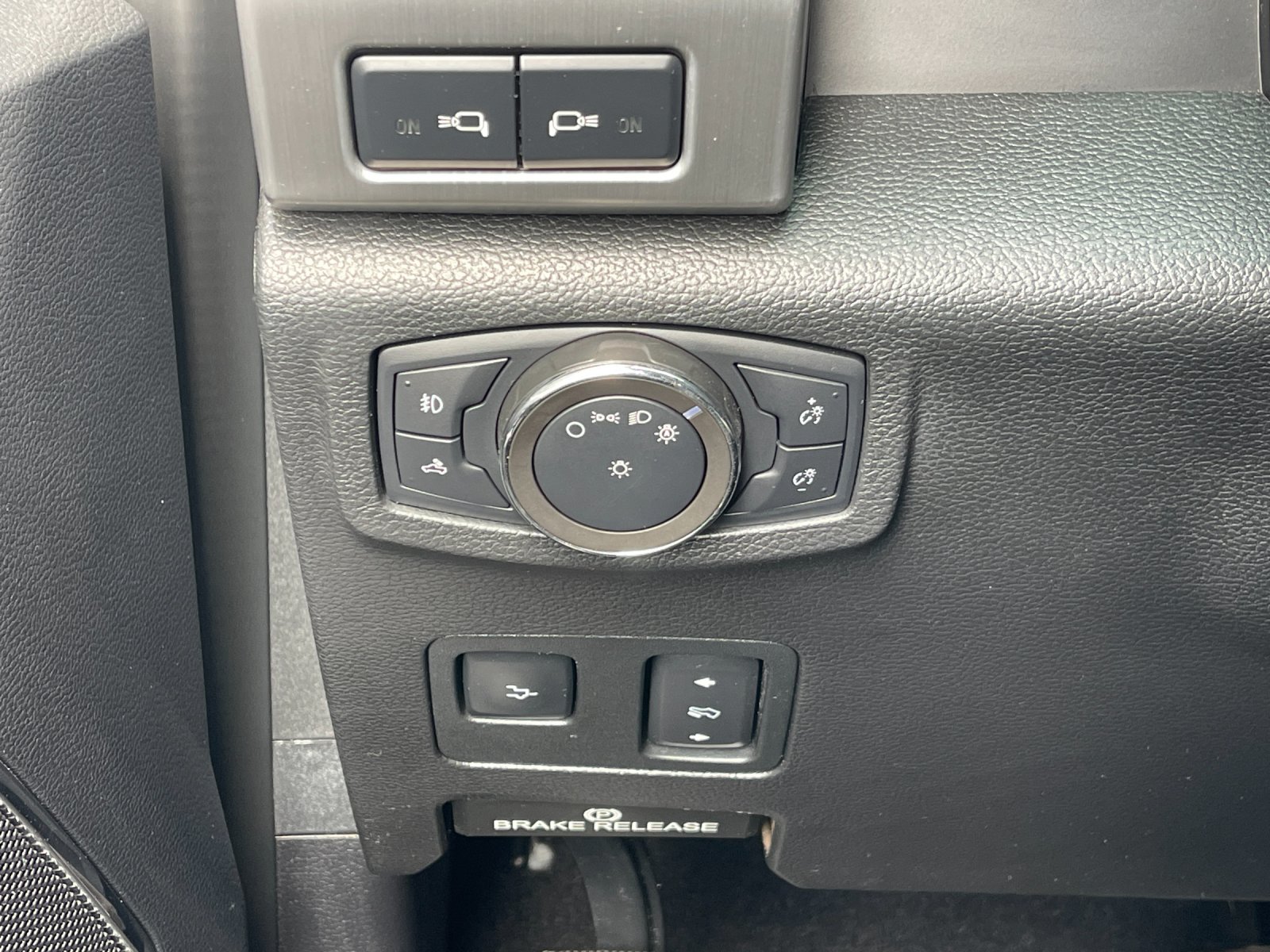 Used 2020 White Ford Platinum image 31