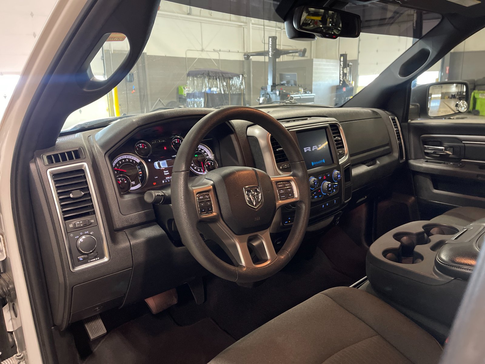 Used 2022 White Ram Warlock image 11