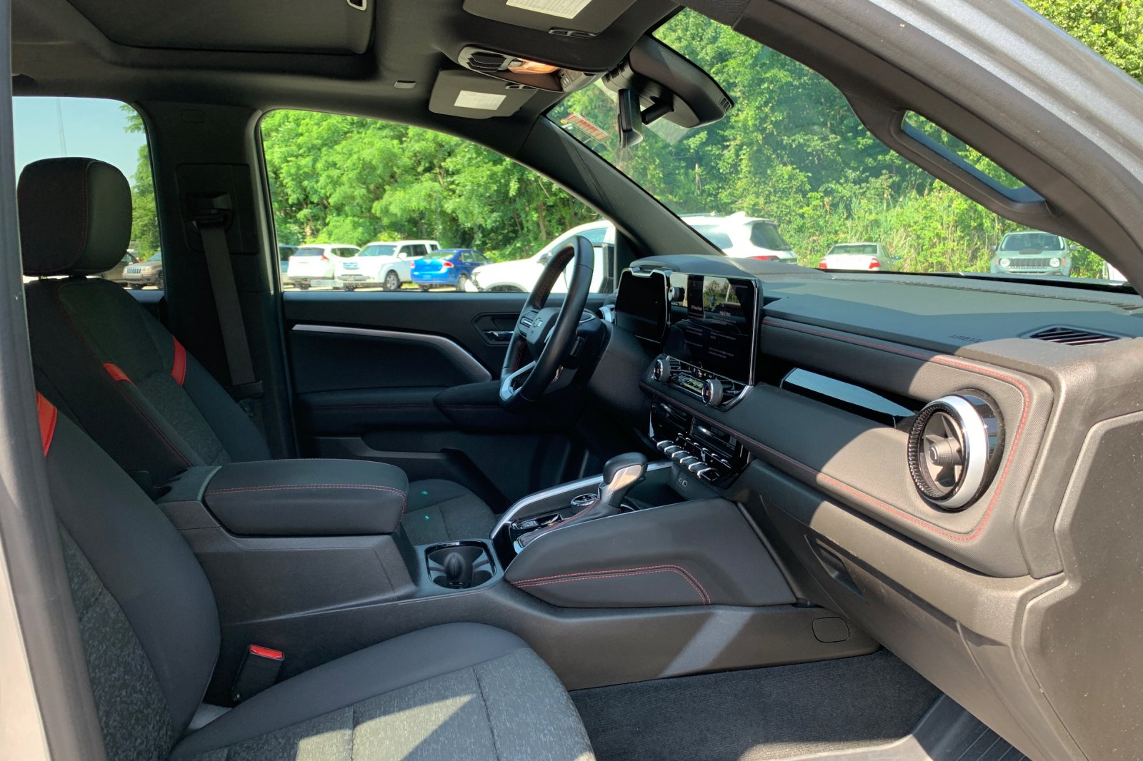 Used 2023 Gray Chevrolet Z71 image 18