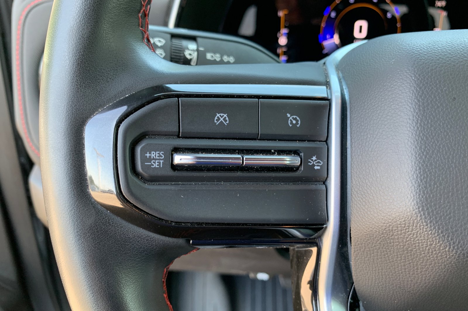 Used 2023 Gray Chevrolet Z71 image 28
