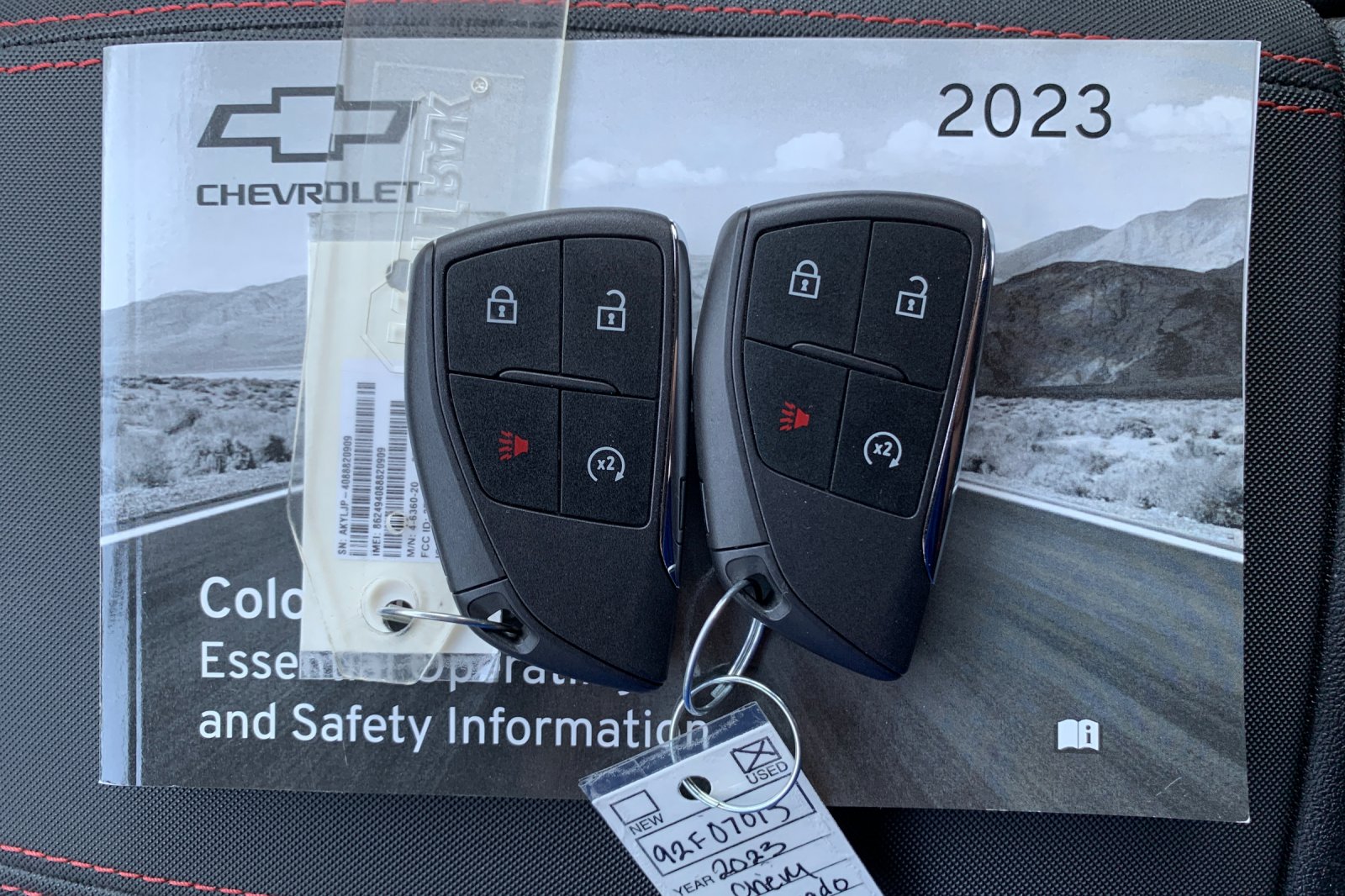 Used 2023 Gray Chevrolet Z71 image 9
