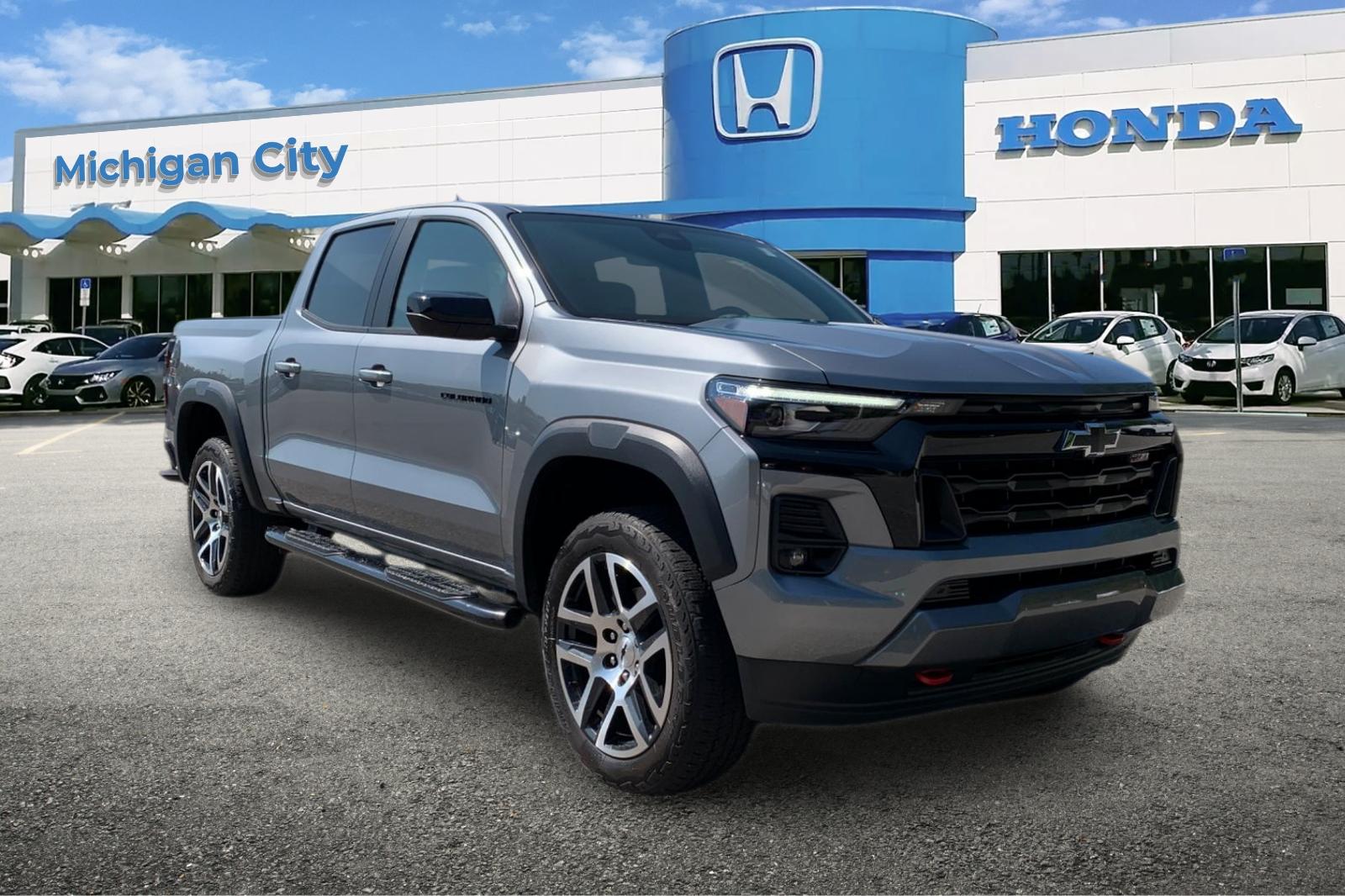 Used 2023 Gray Chevrolet Z71 image 7